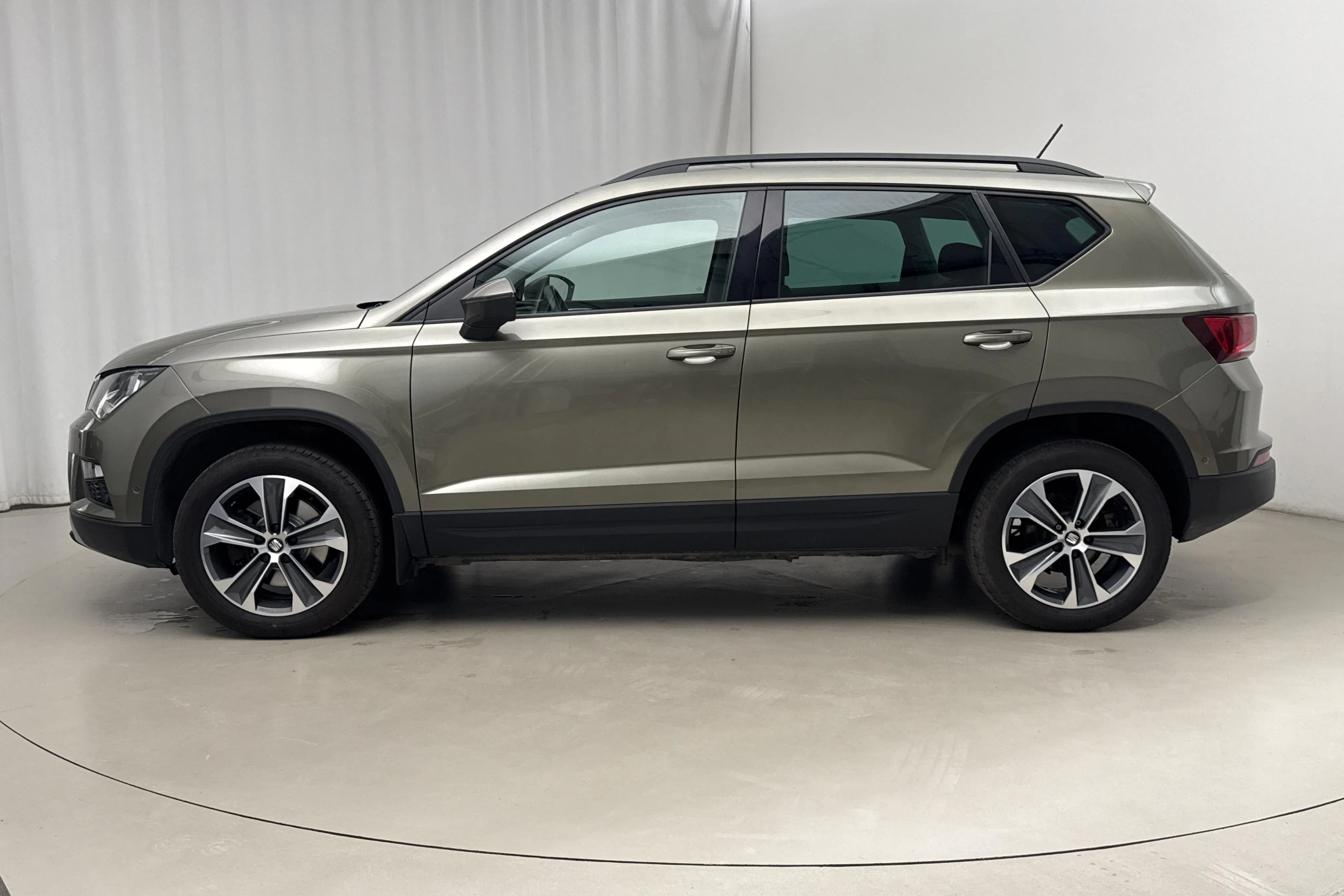 Presentation photo 2 of 17: Seat Ateca 1.0 TSI (115hk) - 14 232 Scandinavian mile - Manual - green - 2017