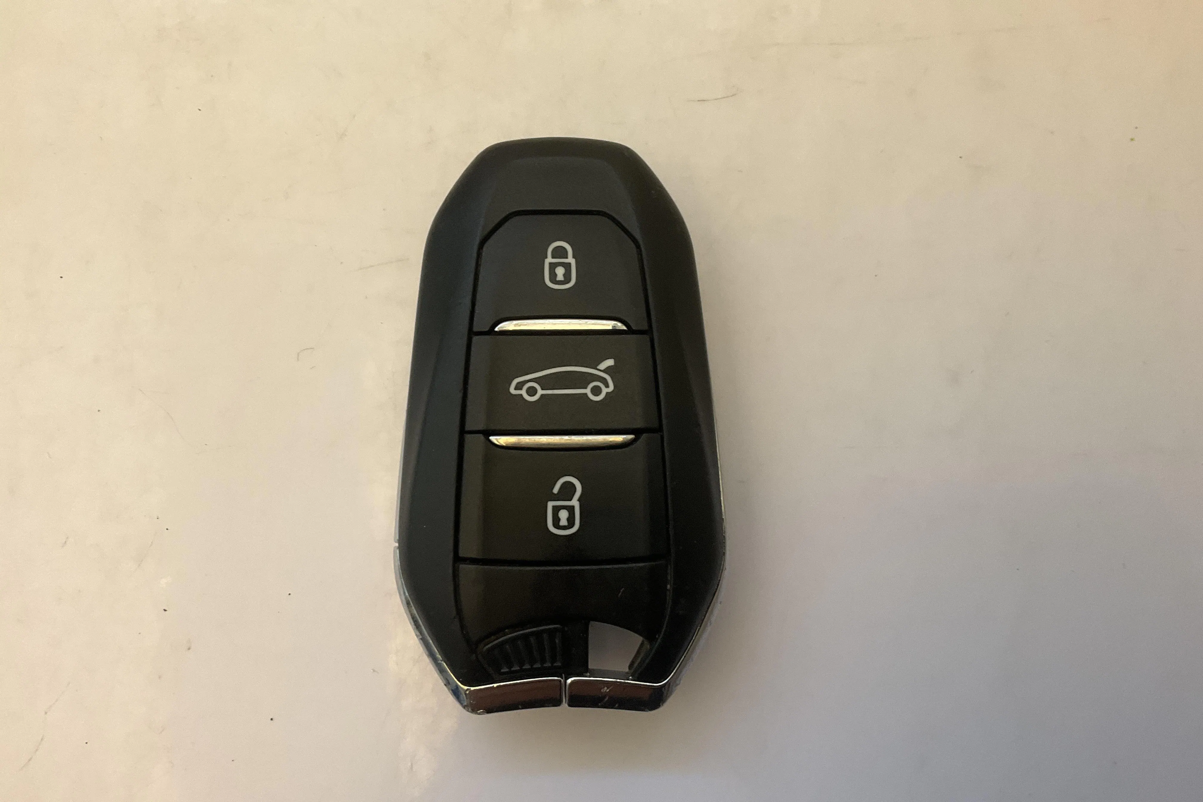 Presentationsfoto 21 av 21: Peugeot 5008 1.5 BlueHDi (130hk) - 12 061 mil - Automat - vit - 2020