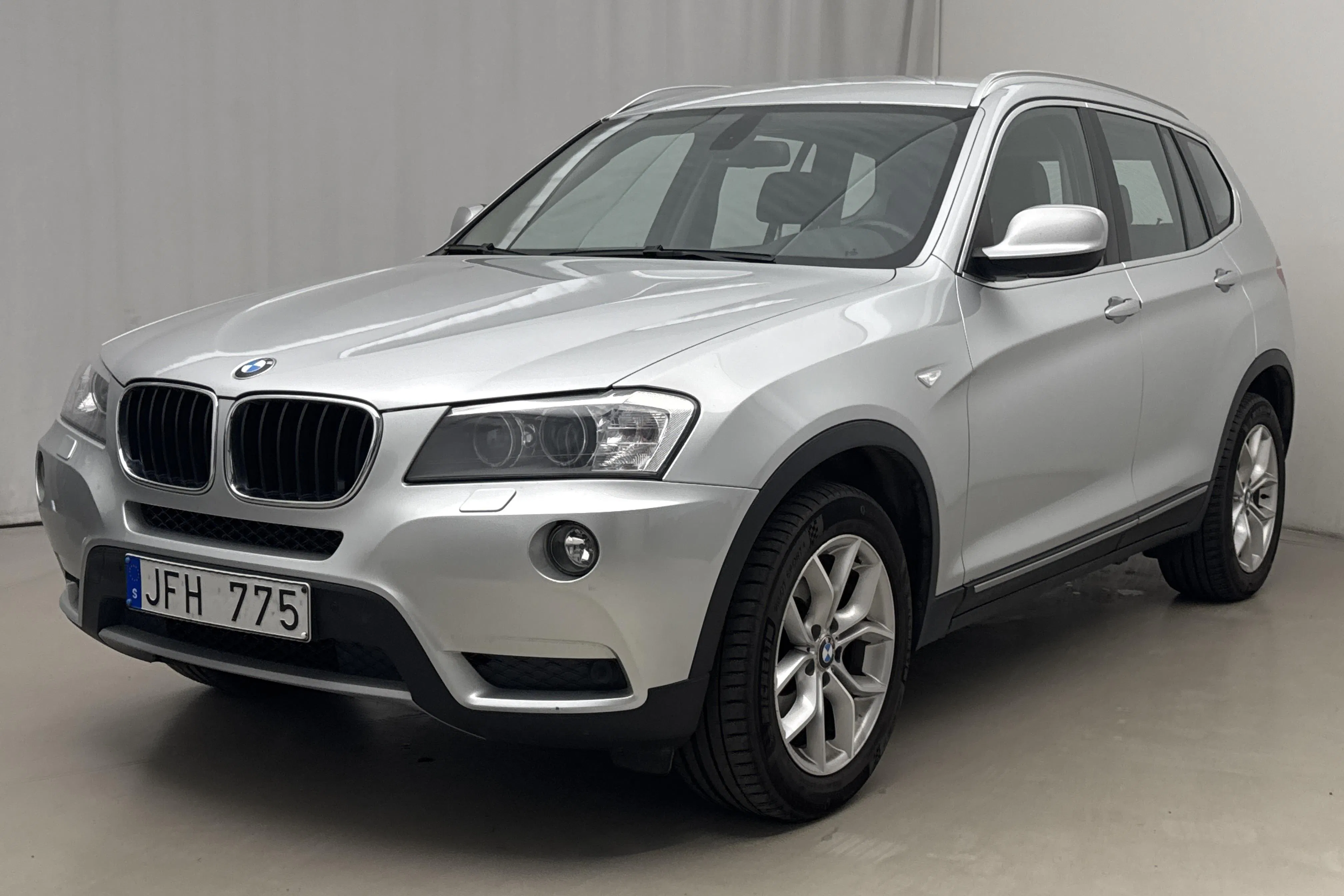 Presentationsfoto 1 av 14: BMW X3 xDrive20d, F25 (184hk) - 15 213 mil - Automat - Ljusgrå - 2011