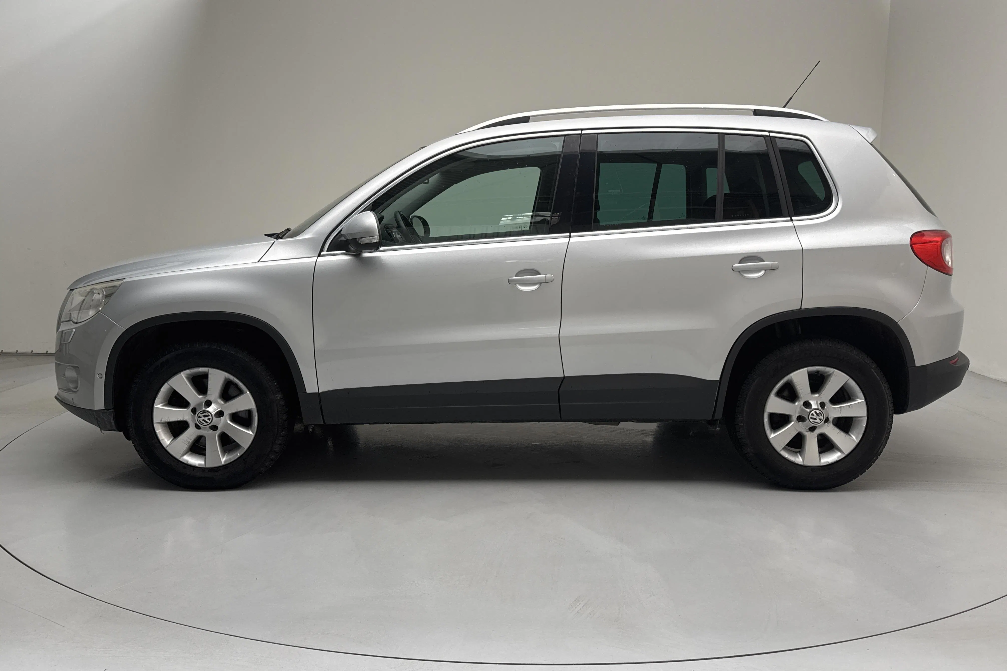 Presentation photo 2 of 12: VW Tiguan 1.4 TSI (150hk) - 95 030 km - Manual - silver - 2009