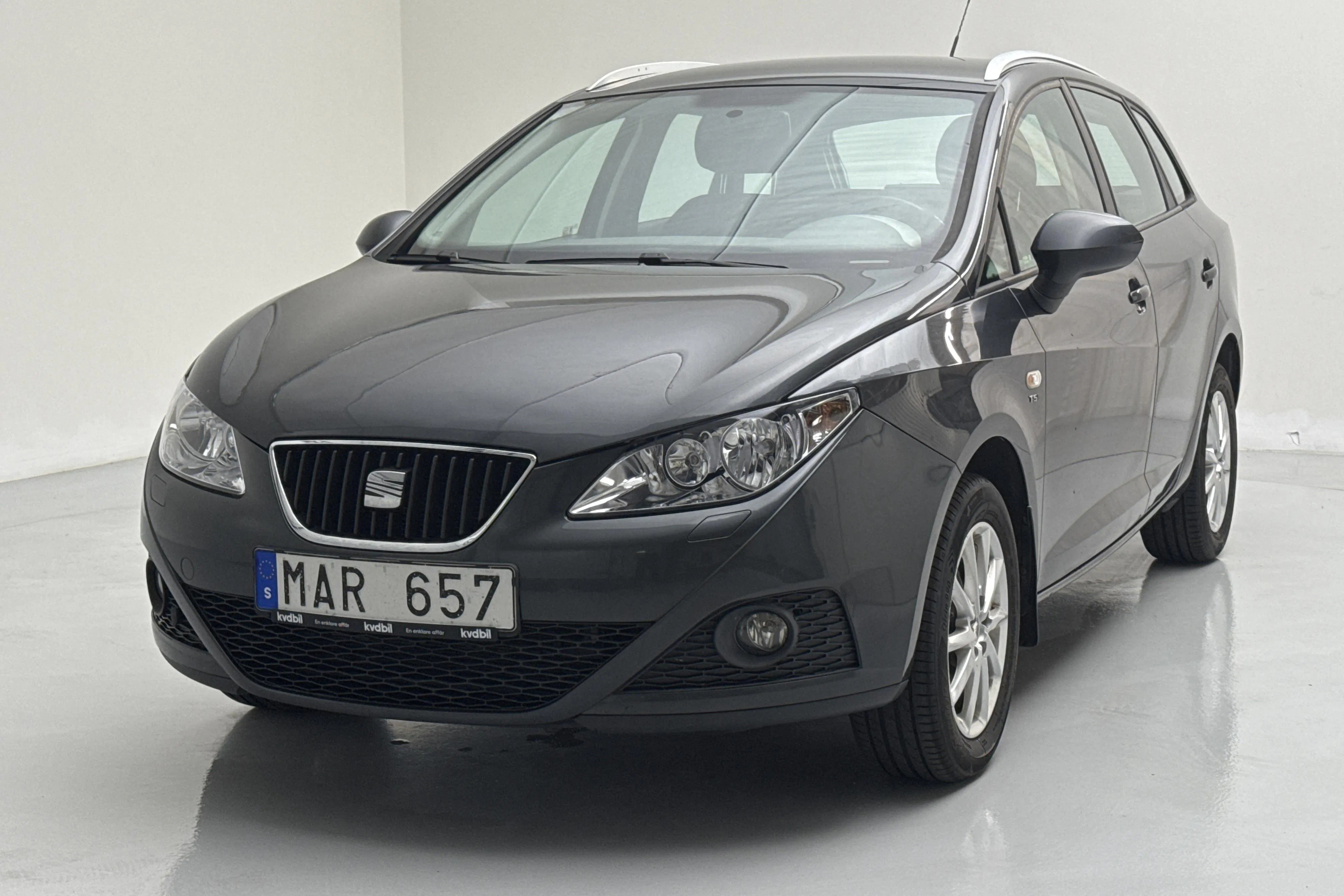 Presentationsfoto 1 av 12: Seat Ibiza 1.2 TSI ST Ecomotive technology (105hk) - 18 774 mil - Manuell - Mörkgrå - 2012