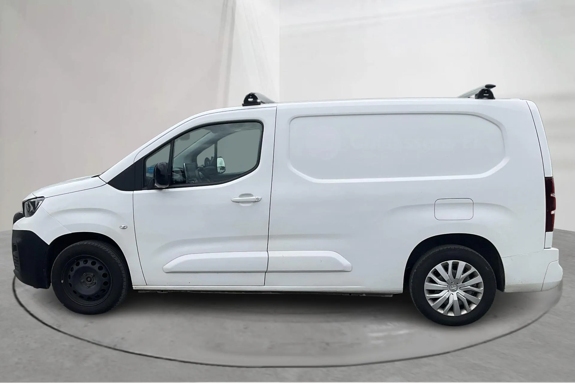 Presentation photo 2 of 14: Peugeot Partner 1.5 HDI Skåp (130hk) - 143 310 km - Automatic - white - 2020