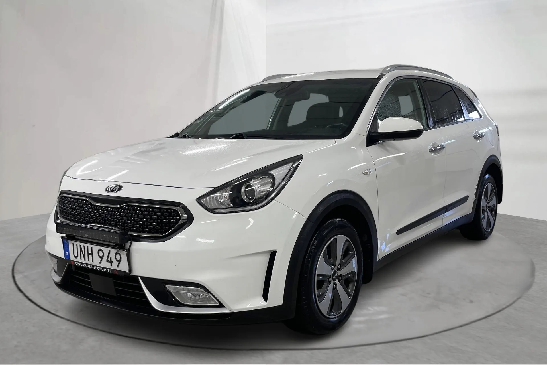 Presentationsfoto 1 av 16: KIA Niro Hybrid 1.6 (141hk) - 13 326 mil - Automat - vit - 2018