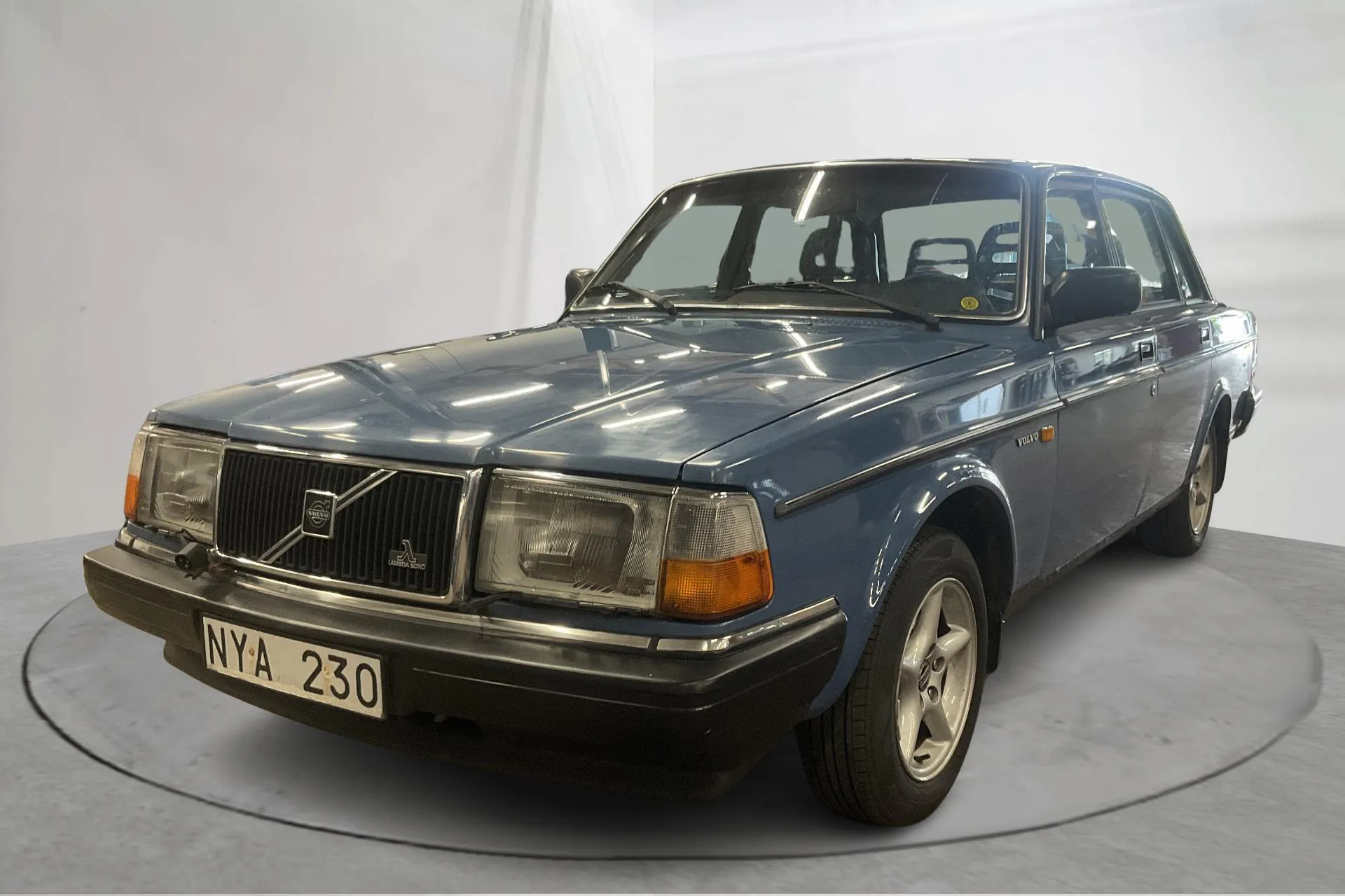 Presentation photo 1 of 14: Volvo 240 GL (116hk) - 218 840 km - Automatic - blue - 1988