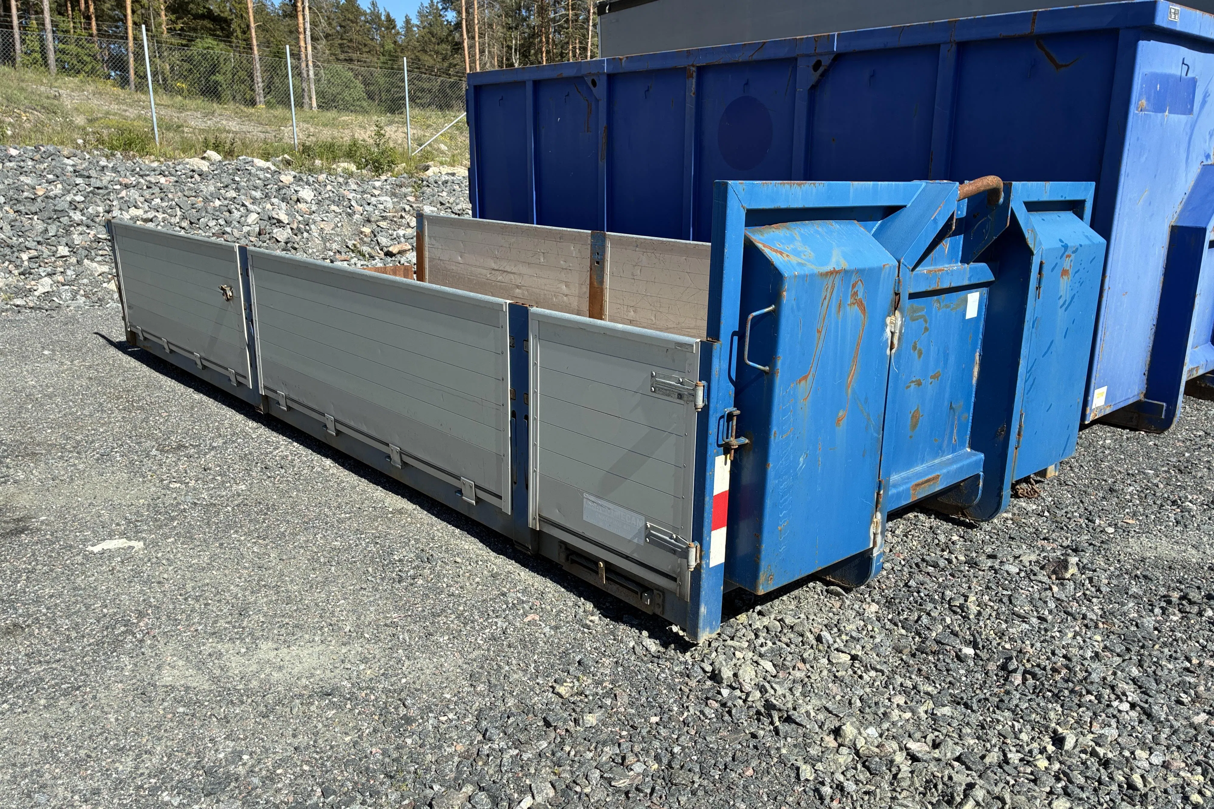 Presentation photo 2 of 36: Schaktflak med alu.lämmar - 0 km