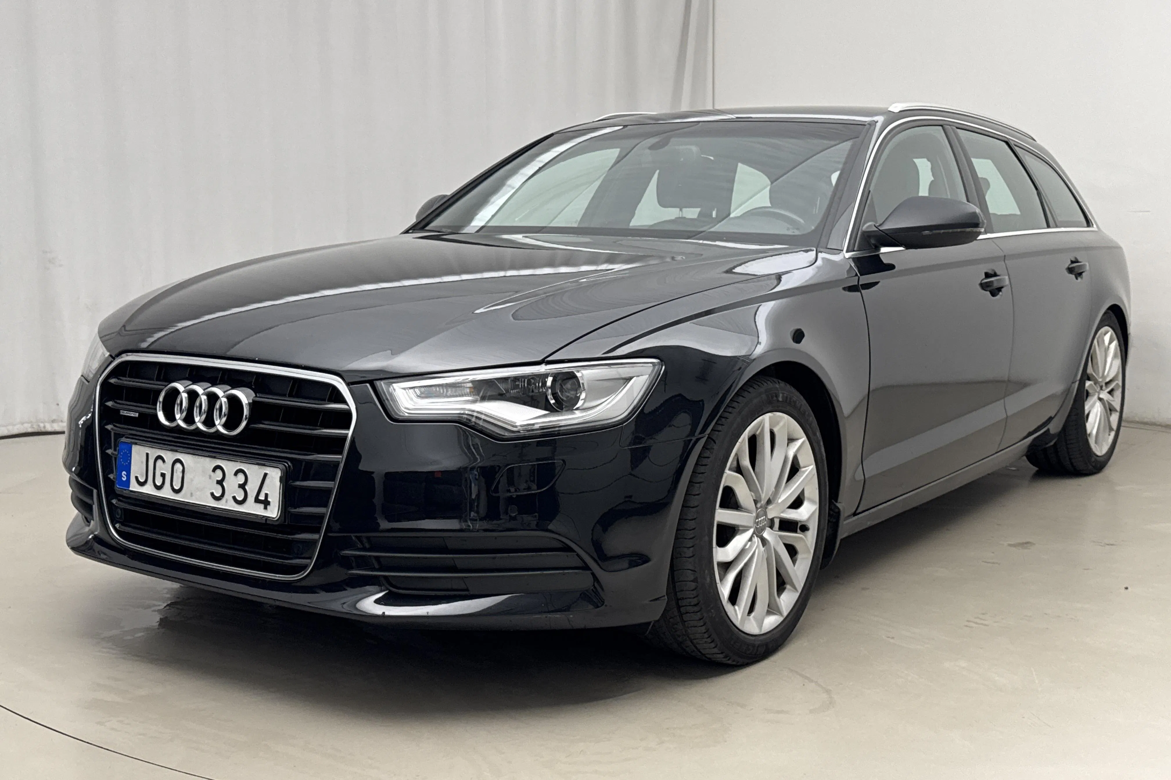 Presentation photo 1 of 17: Audi A6 3.0 TDI Avant quattro (245hk) - 275 930 km - Automatic - black - 2012