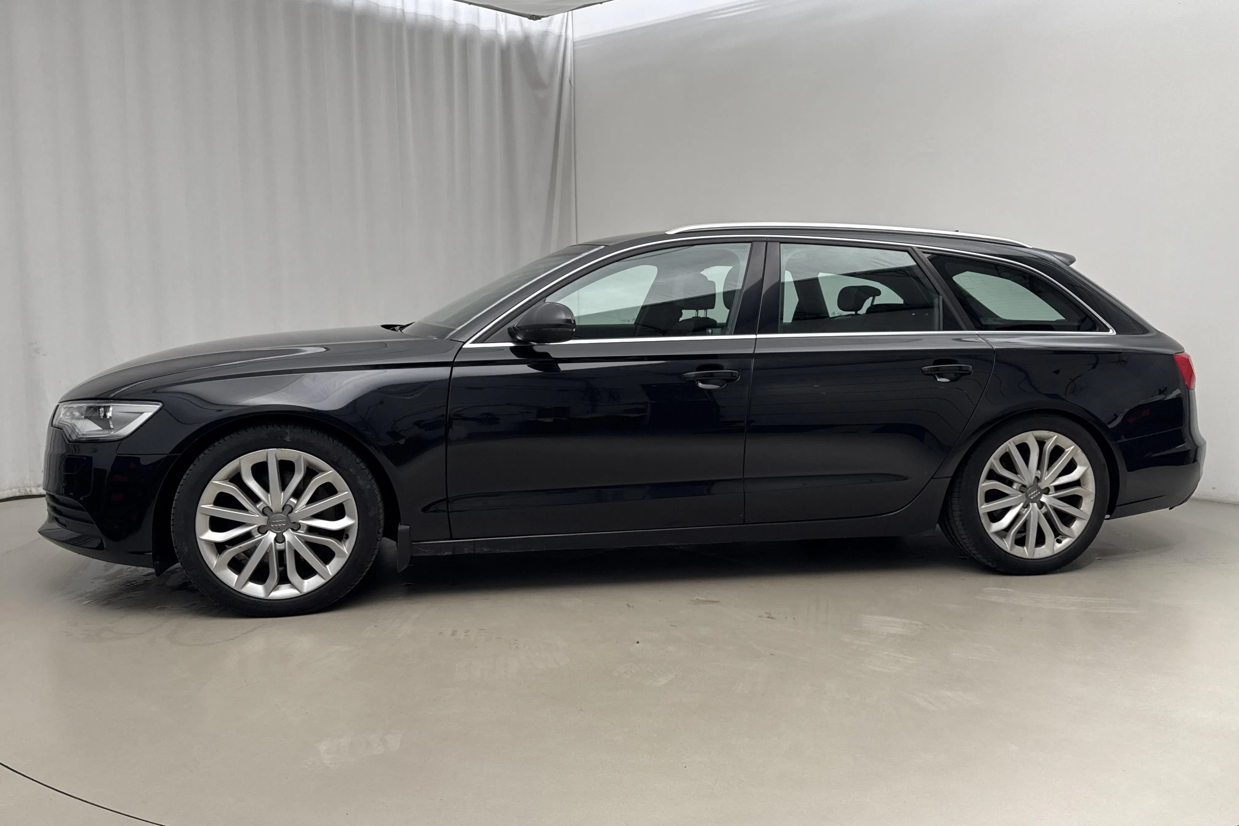 Presentation photo 2 of 17: Audi A6 3.0 TDI Avant quattro (245hk) - 275 930 km - Automatic - black - 2012