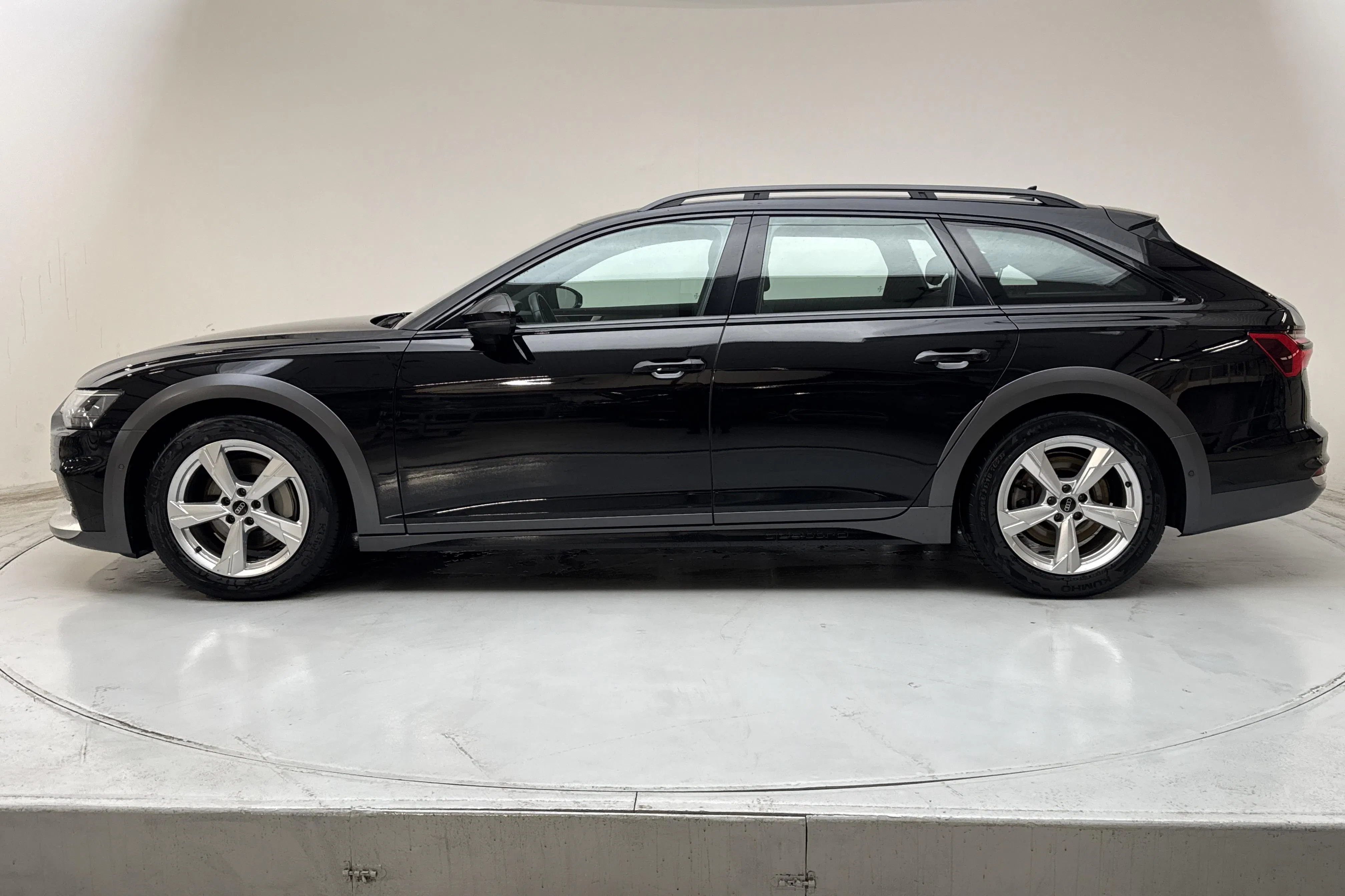 Presentation photo 2 of 15: Audi A6 Allroad 40 TDI quattro (204hk) - 110 300 km - Automatic - black - 2023