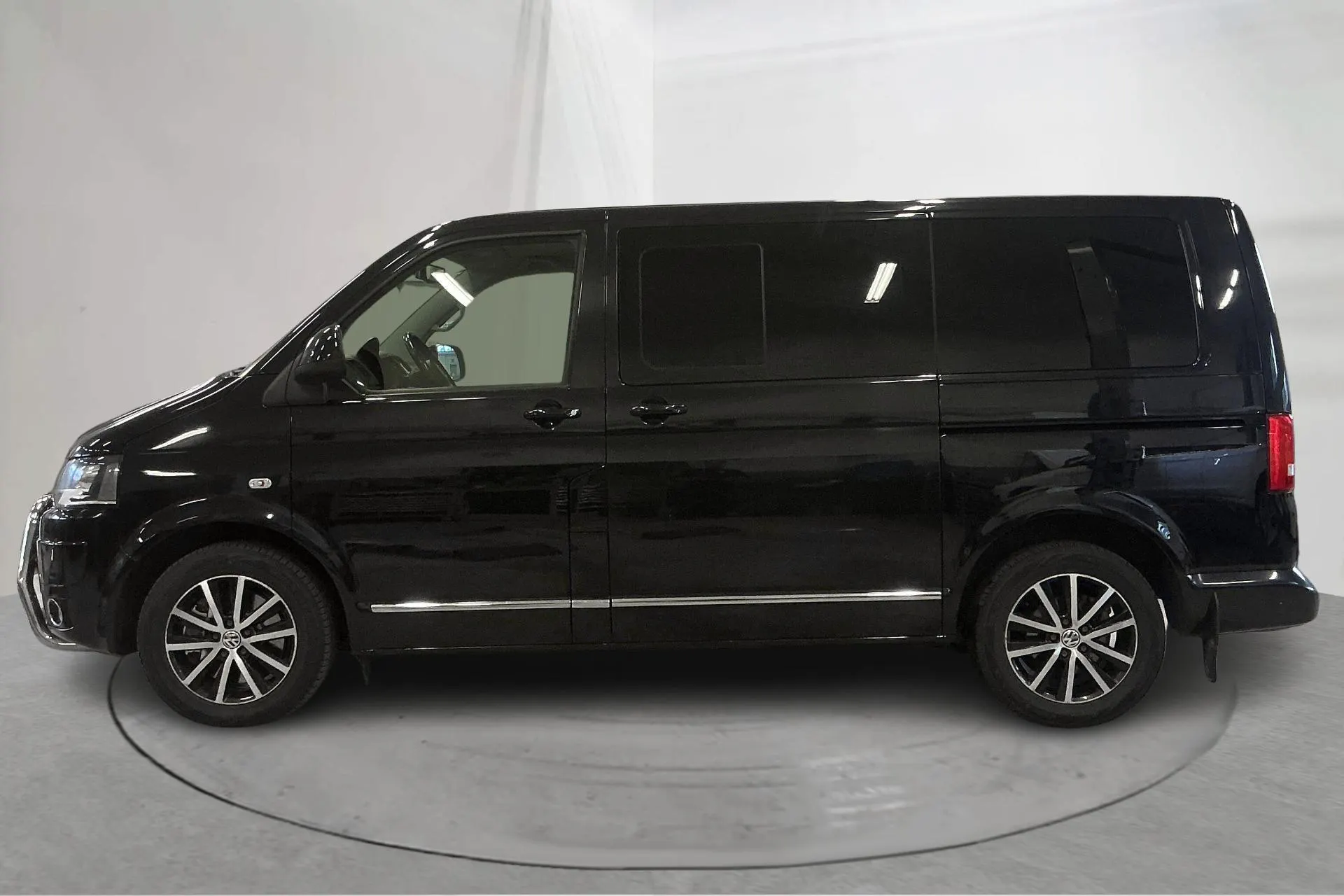 Presentation photo 2 of 15: VW Multivan T5 2.0 TDI 4MOTION (180hk) - 258 910 km - Automatic - black - 2014