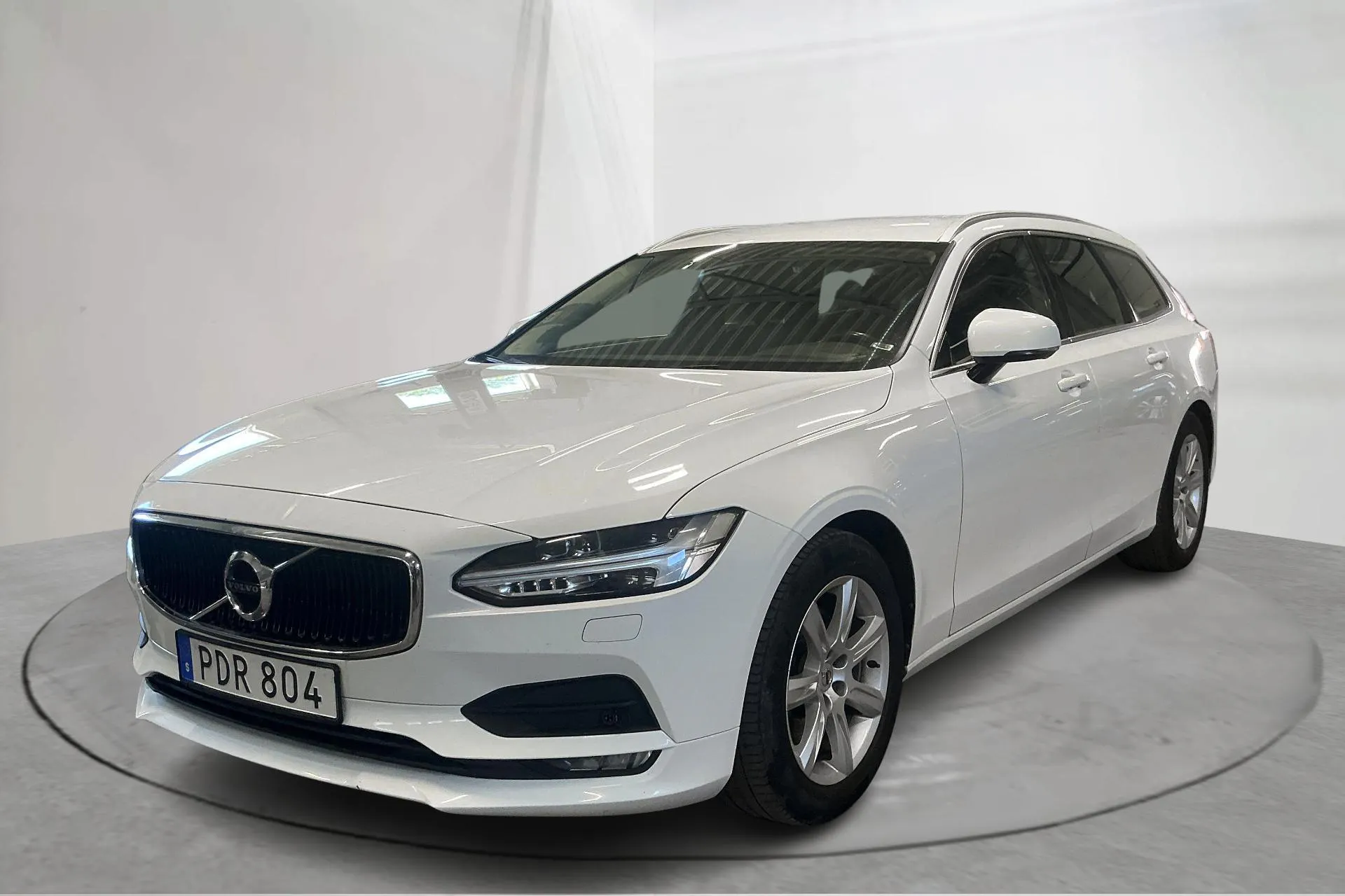 Presentation photo 1 of 15: Volvo V90 D3 AWD (150hk) - 19 613 Scandinavian mile - Automatic - white - 2017