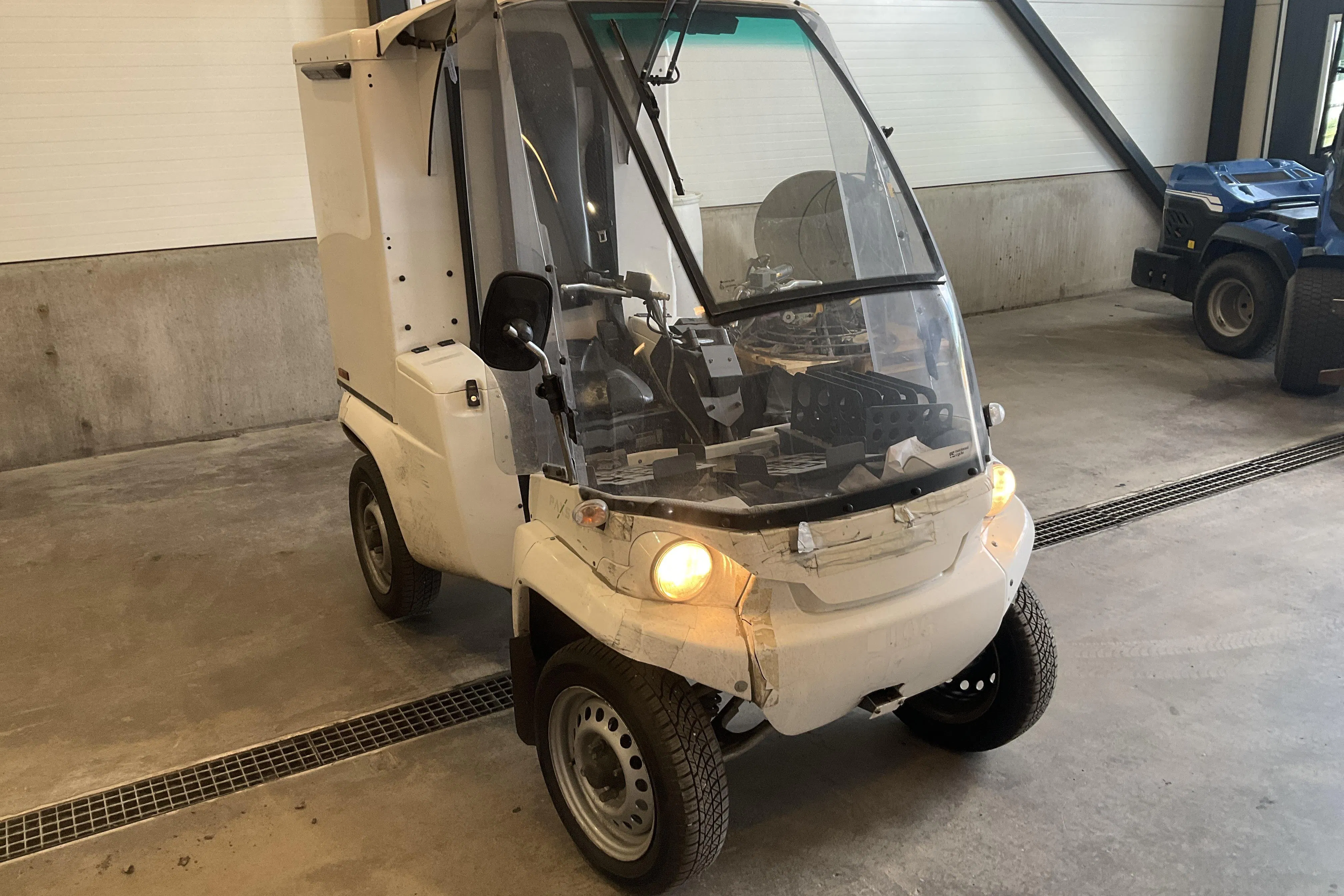 Presentation photo 2 of 13: PAXSTER EDV 1601 - 32 150 km - Automatic - white - 2018