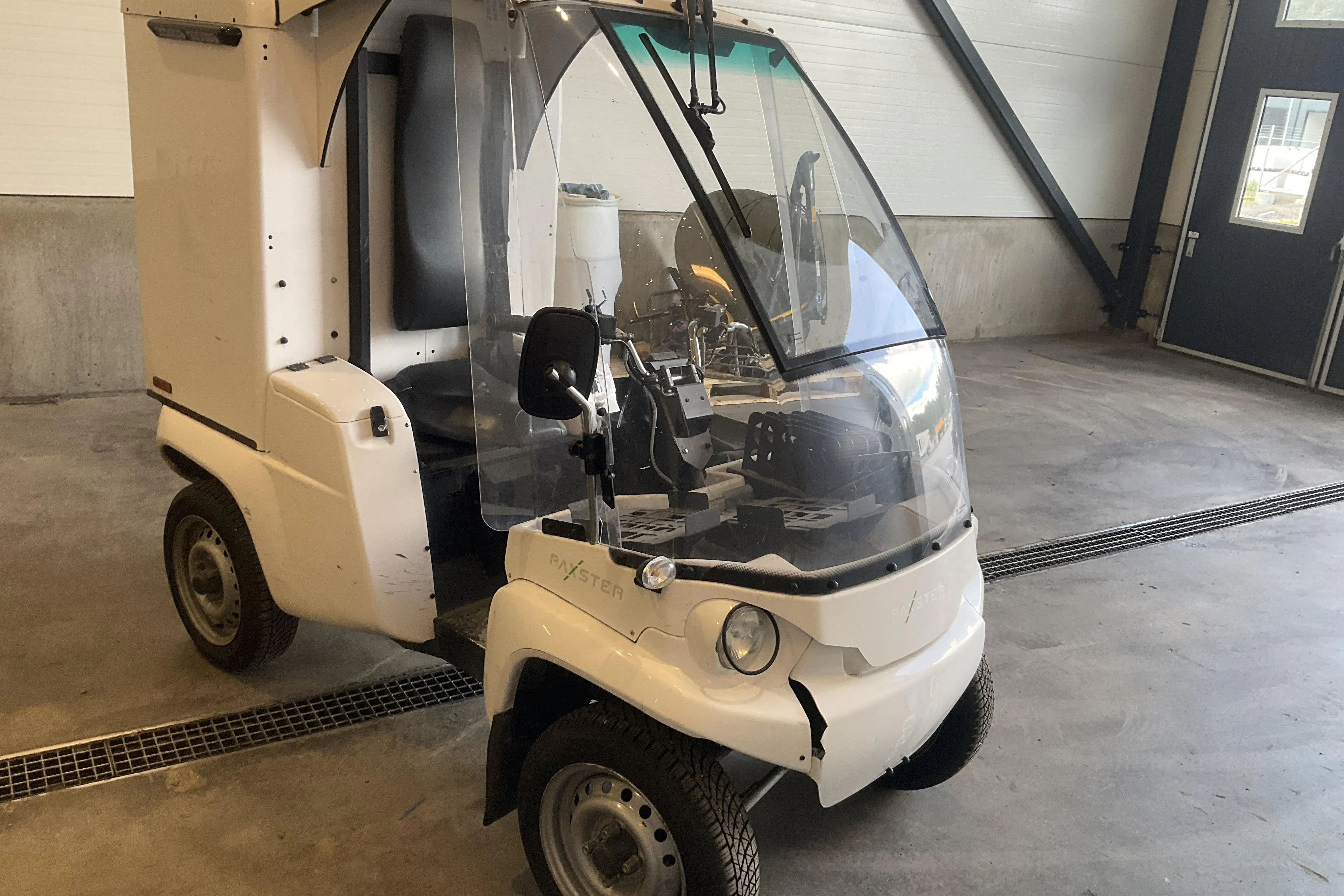 Presentationsfoto 2 av 12: PAXSTER EDV 1601 - 16 700 km - Automat - vit - 2018