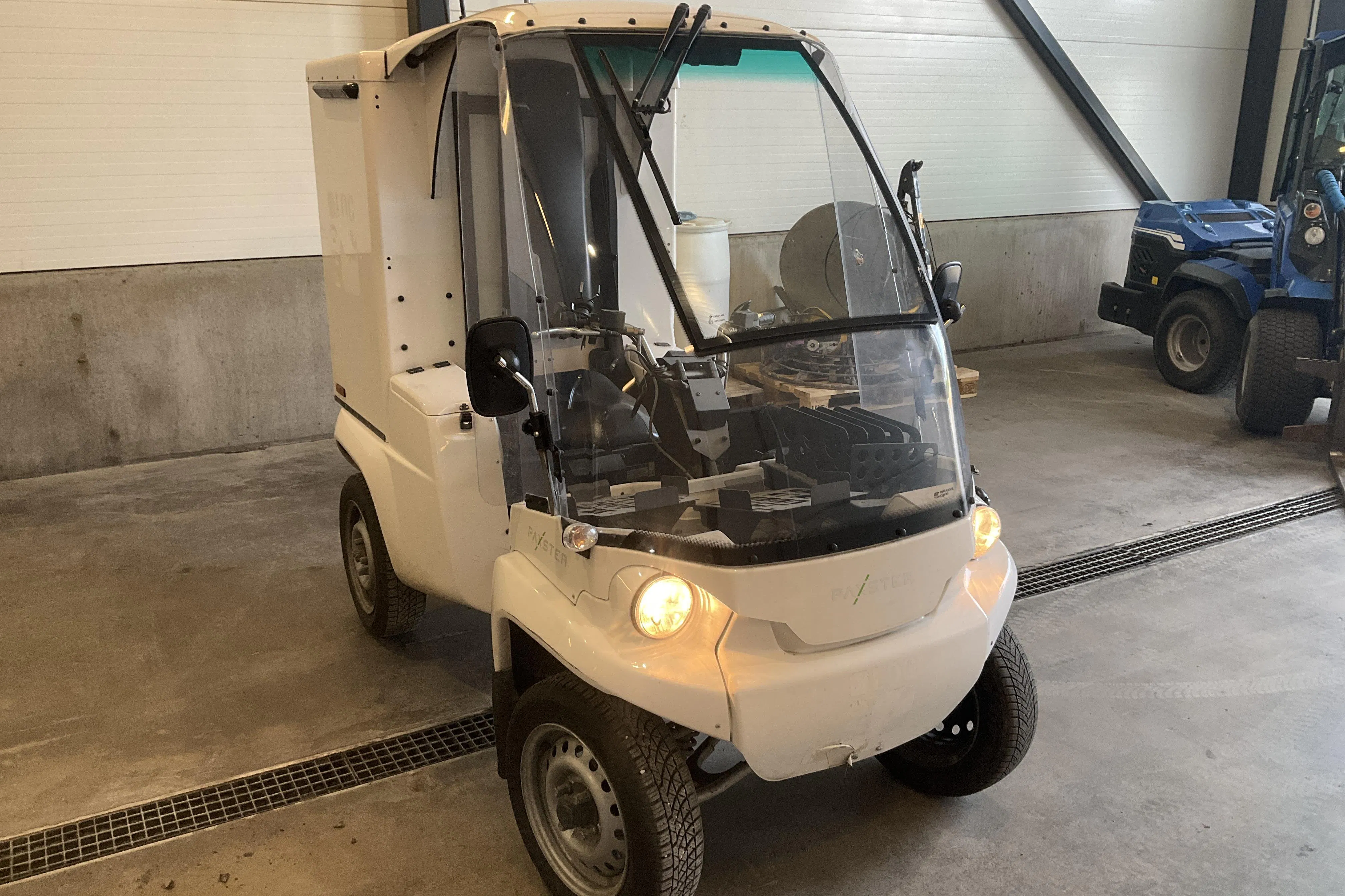 Presentation photo 2 of 12: PAXSTER EDV 1601 - 20 290 km - Automatic - white - 2018