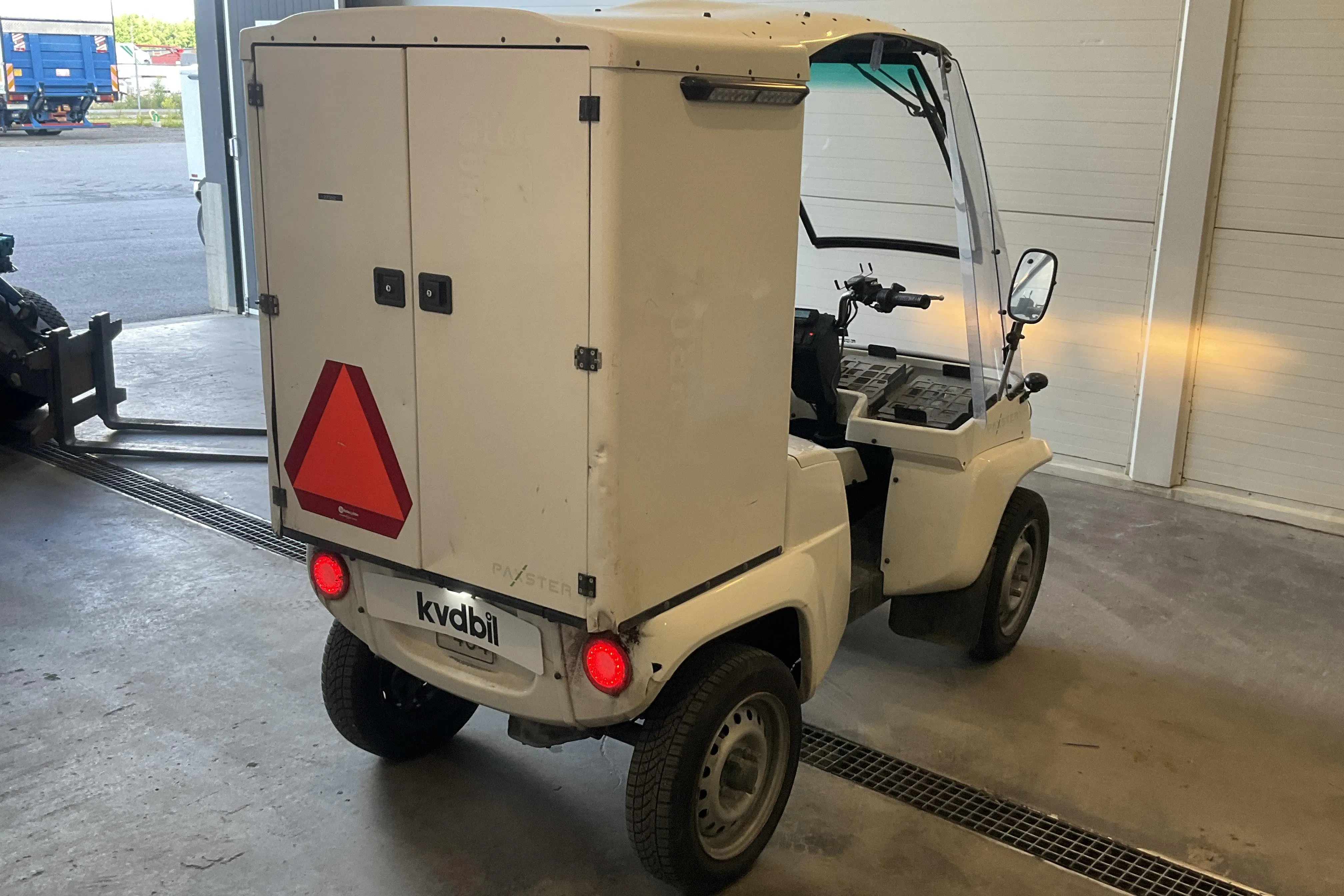 Presentation photo 2 of 12: PAXSTER EDV 1601 - 22 870 km - Automatic - white - 2018