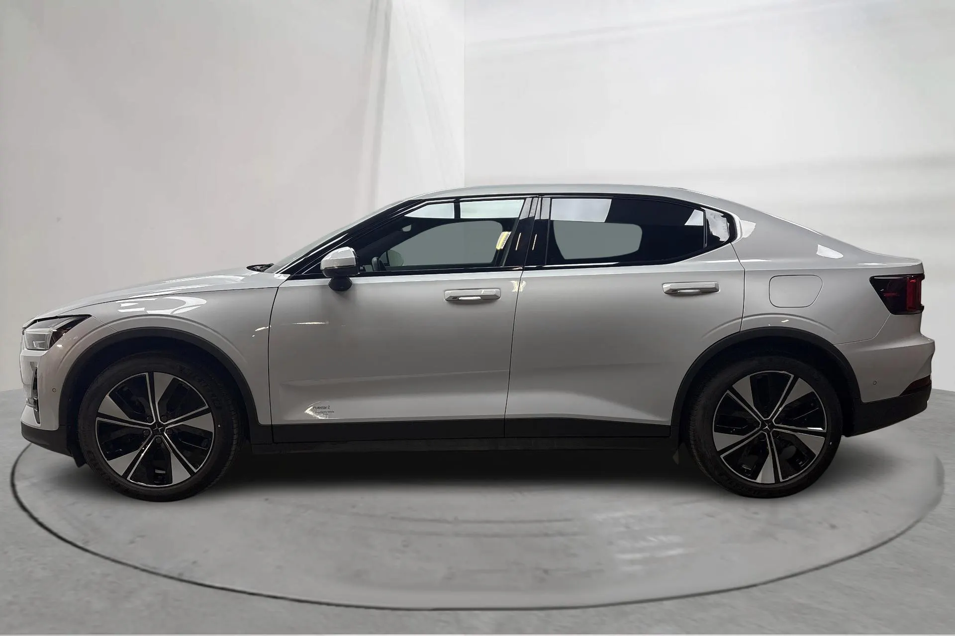 Presentationsfoto 2 av 20: Polestar 2 Standard range Single motor (231hk) - 5 274 mil - Automat - silver - 2023