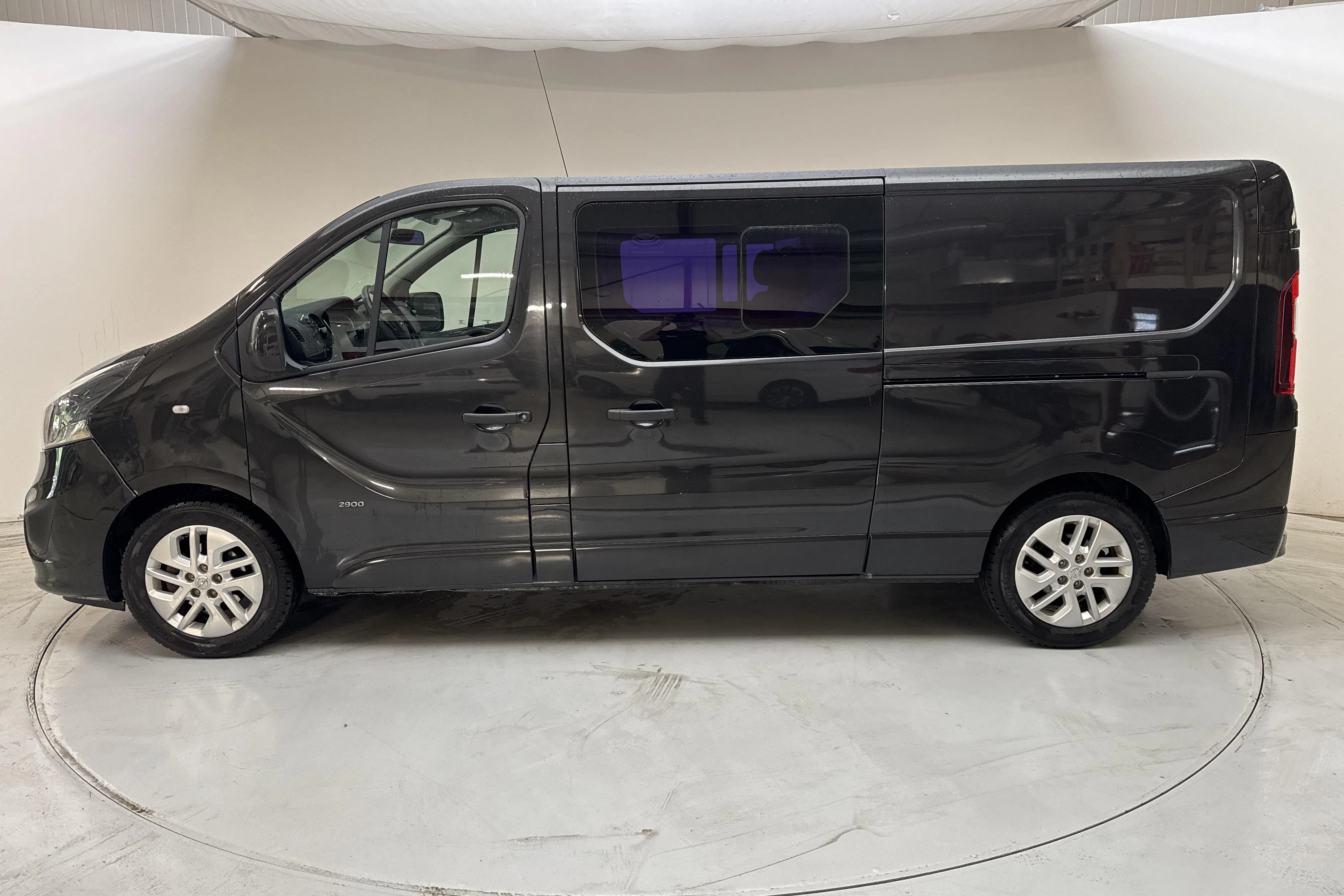 Presentation photo 2 of 14: Opel Vivaro 1.6 BITURBO (140hk) - 217 050 km - Manual - black - 2016
