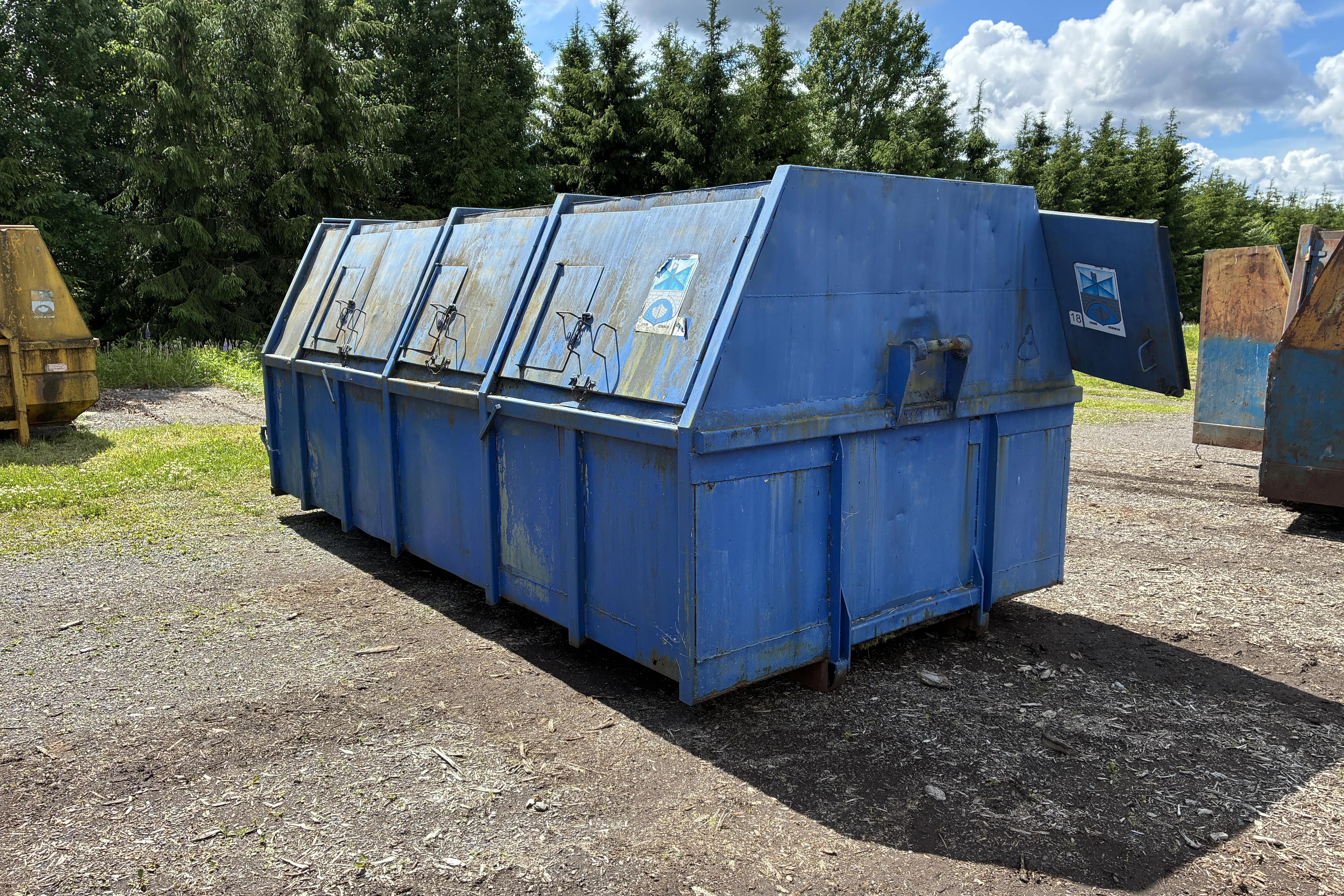 Presentationsfoto 2 av 10: Container på lastväxlarram - 0 km