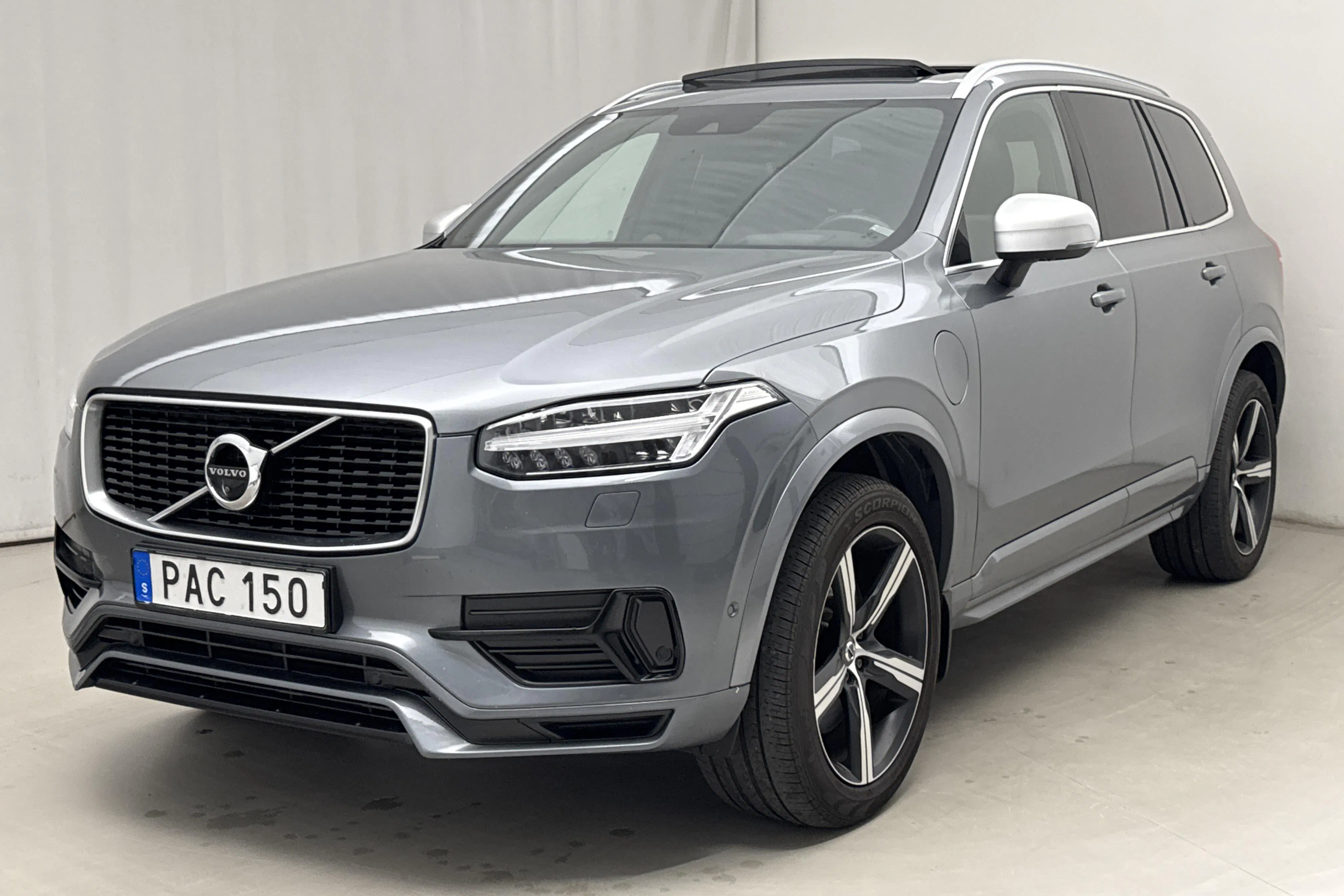 Presentation photo 1 of 29: Volvo XC90 T8 AWD Twin Engine (400hk) - 191 050 km - Automatic - gray - 2016
