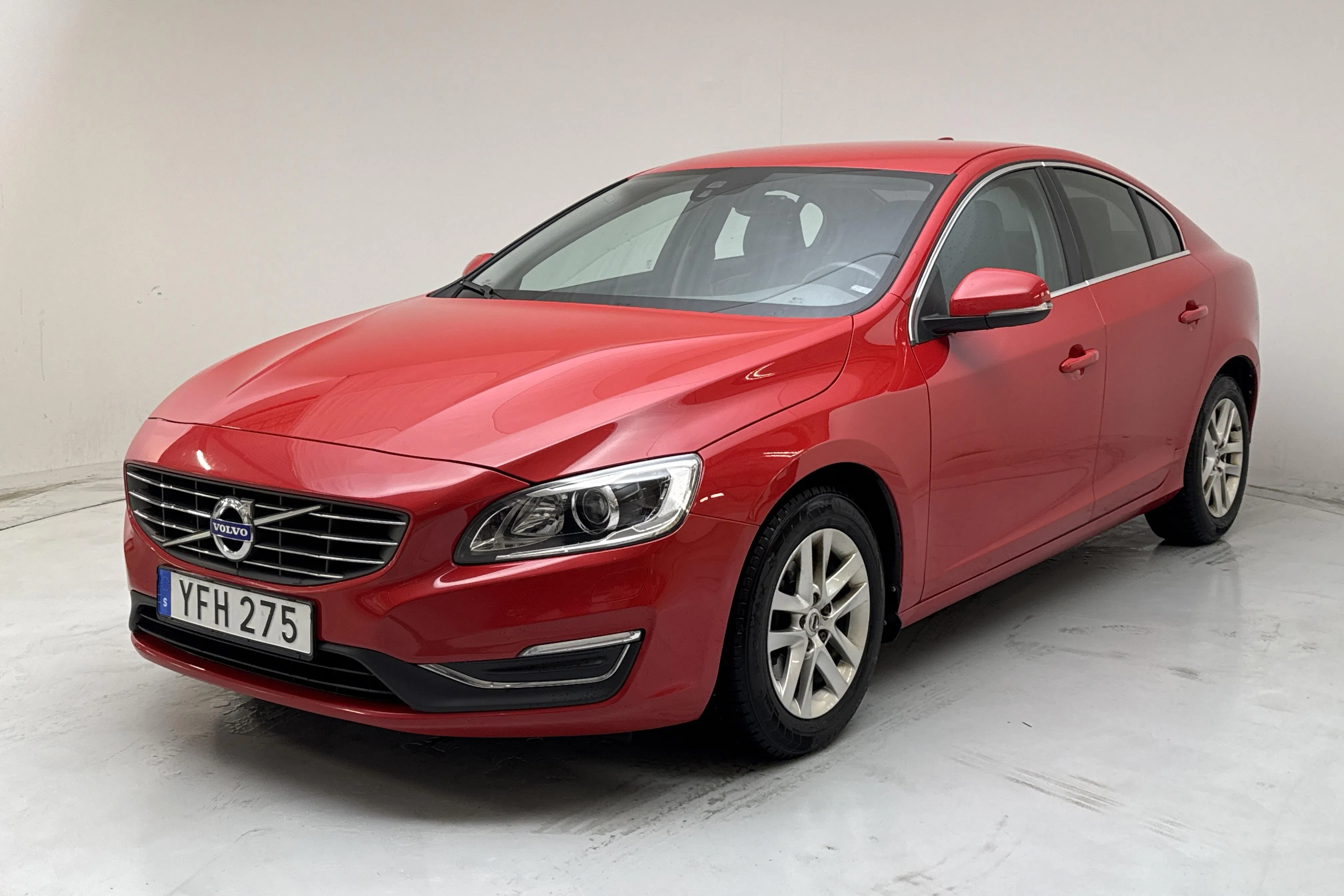 Presentation photo 1 of 15: Volvo S60 D4 (190hk) - 136 780 km - Automatic - red - 2017