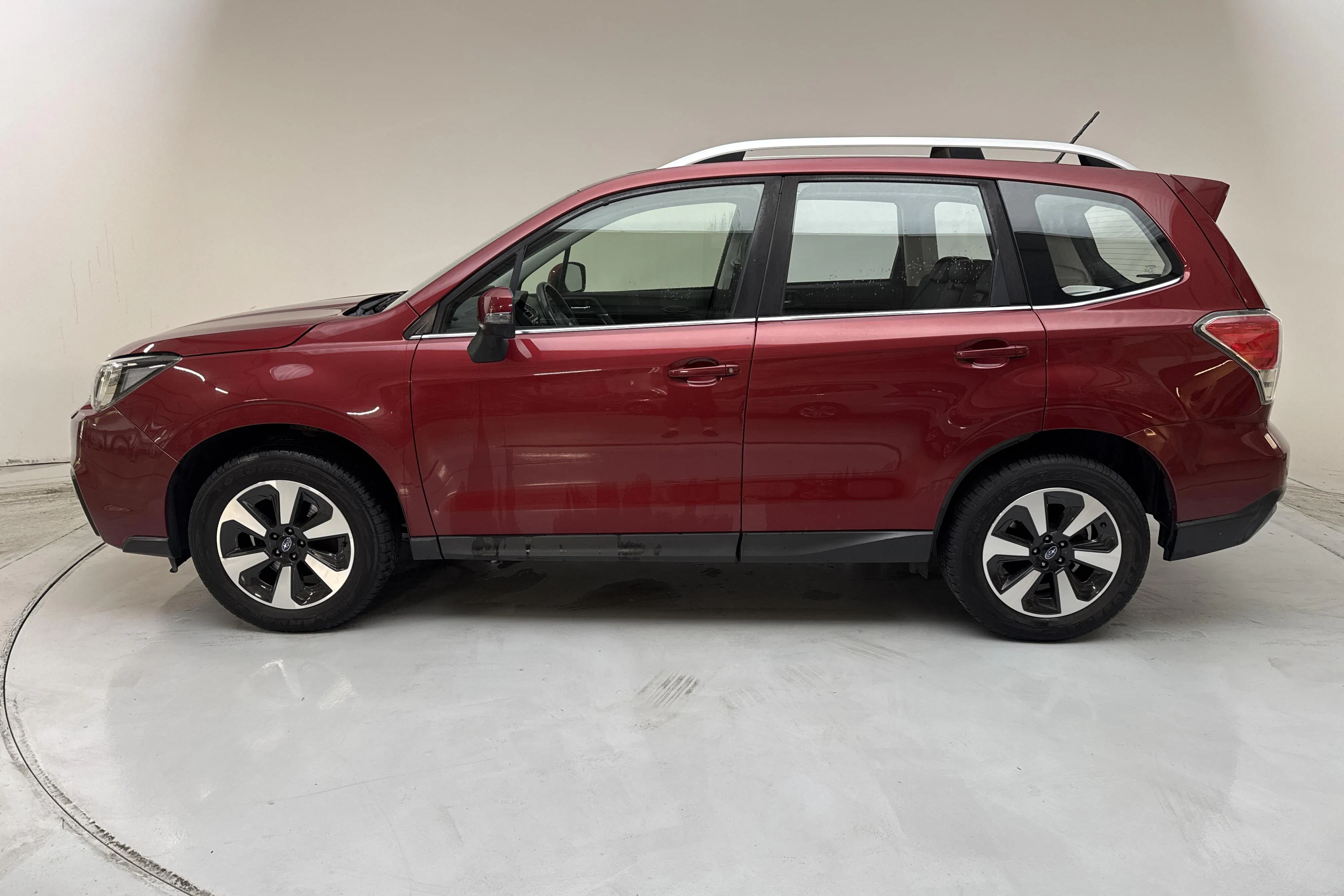 Presentation photo 2 of 15: Subaru Forester 2.0 (150hk) - 122 400 km - Automatic - Light Red - 2016