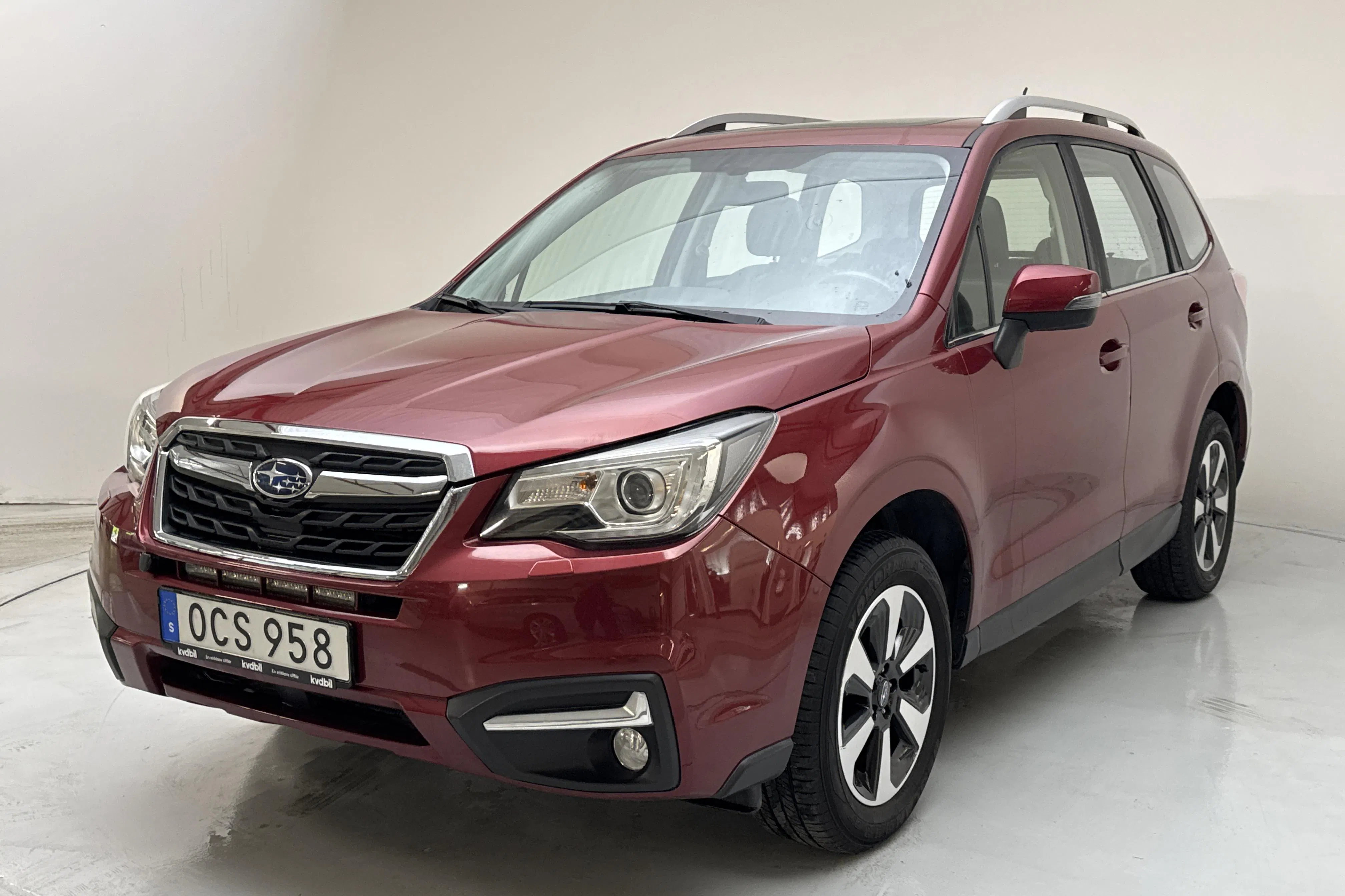 Presentation photo 1 of 15: Subaru Forester 2.0 (150hk) - 122 400 km - Automatic - Light Red - 2016