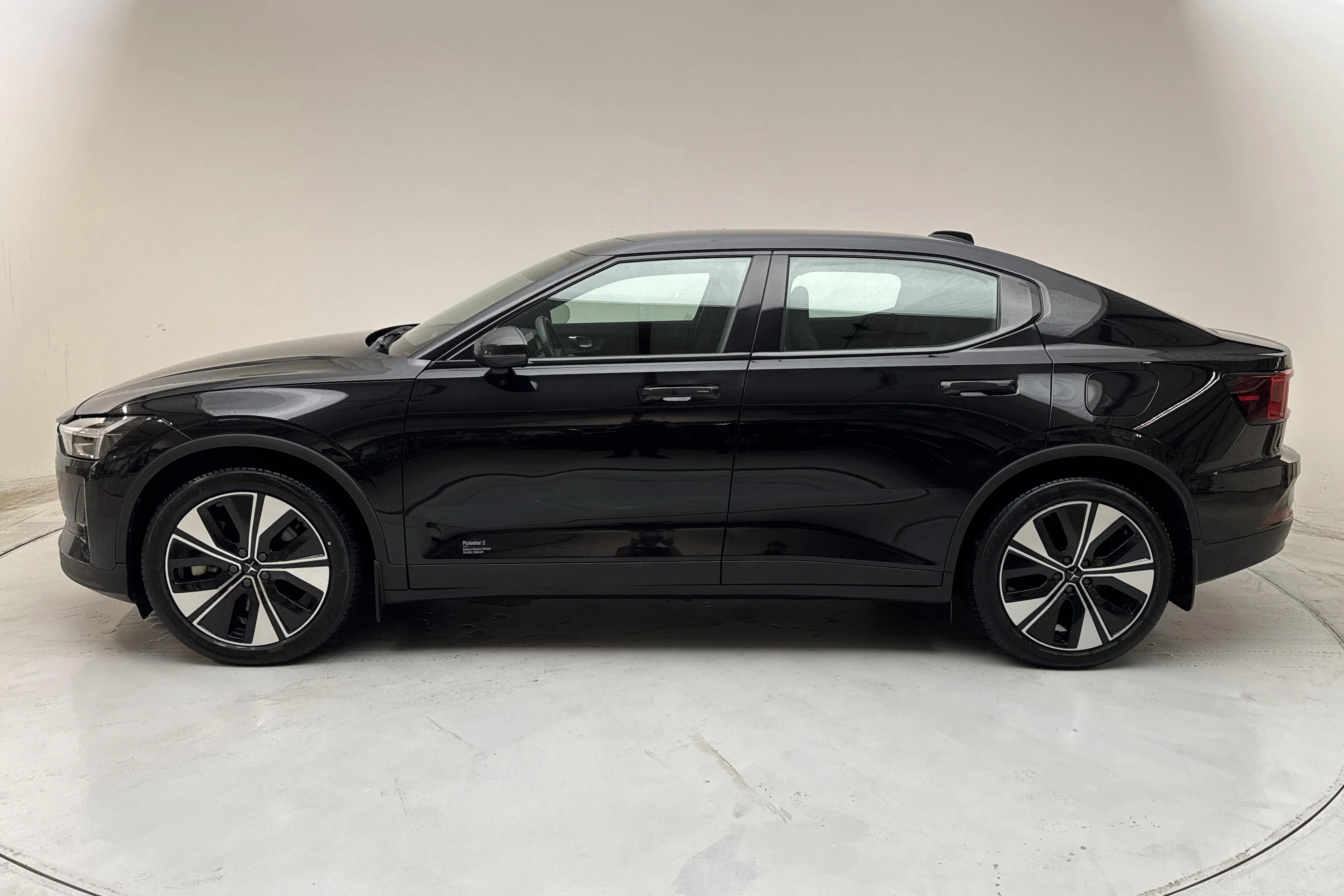 Presentation photo 2 of 18: Polestar 2 Long range Dual motor (408hk) - 169 460 km - Automatic - black - 2023