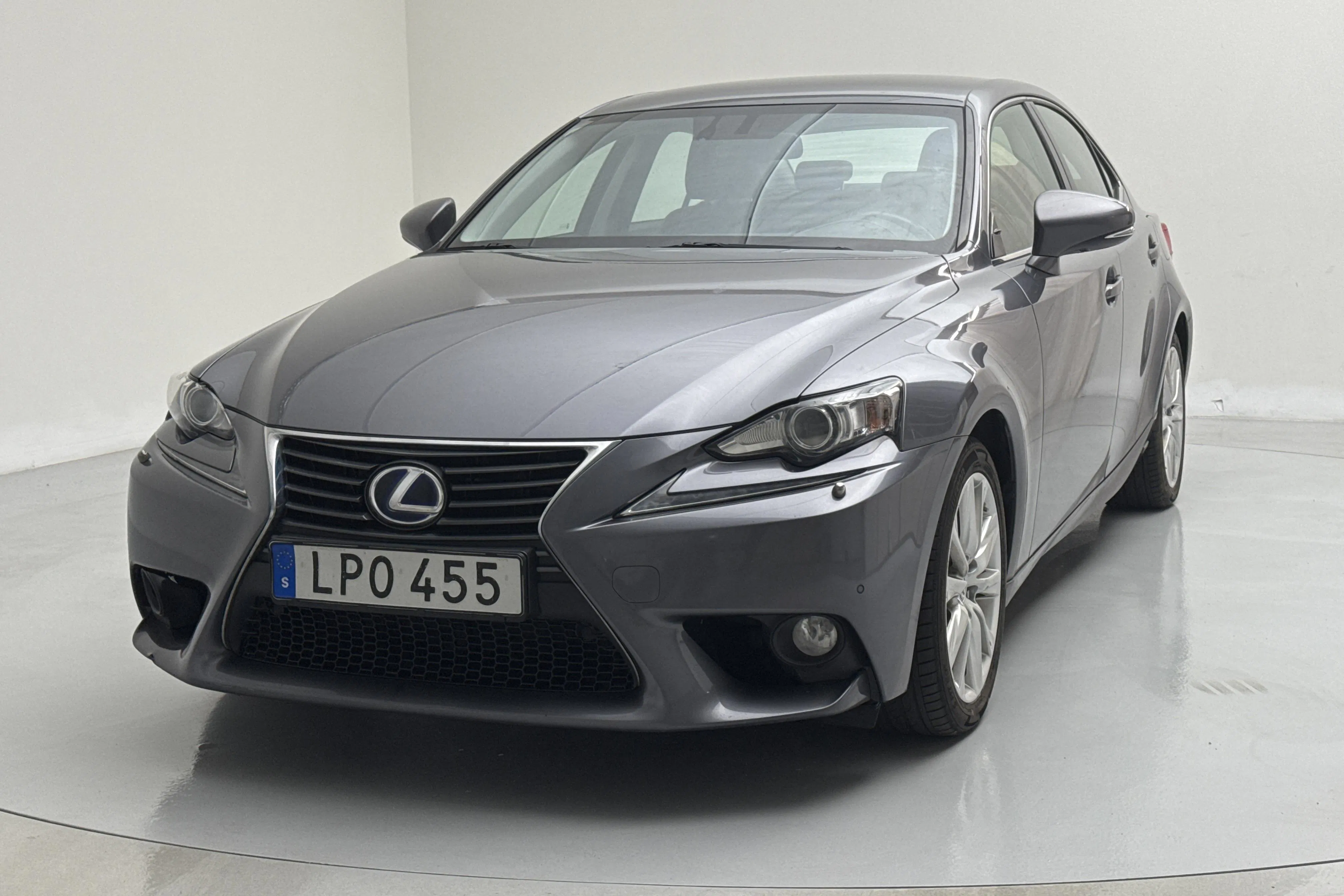 Presentationsfoto 1 av 14: Lexus IS 300h (181hk) - 15 405 mil - Automat - grå - 2014