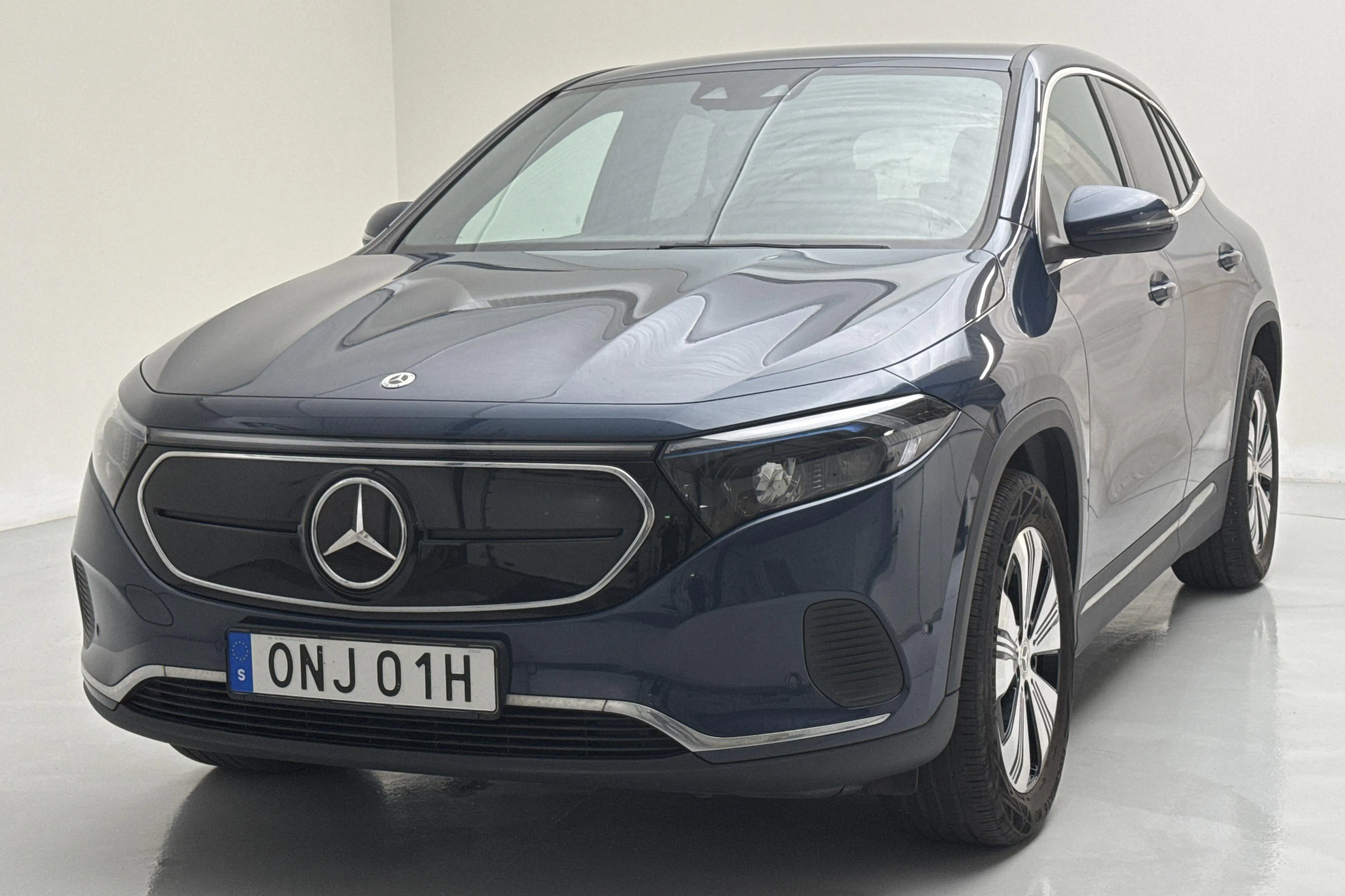 Presentationsfoto 1 av 16: Mercedes EQA 250+ H243 (190hk) - 7 827 mil - Automat - blå - 2023