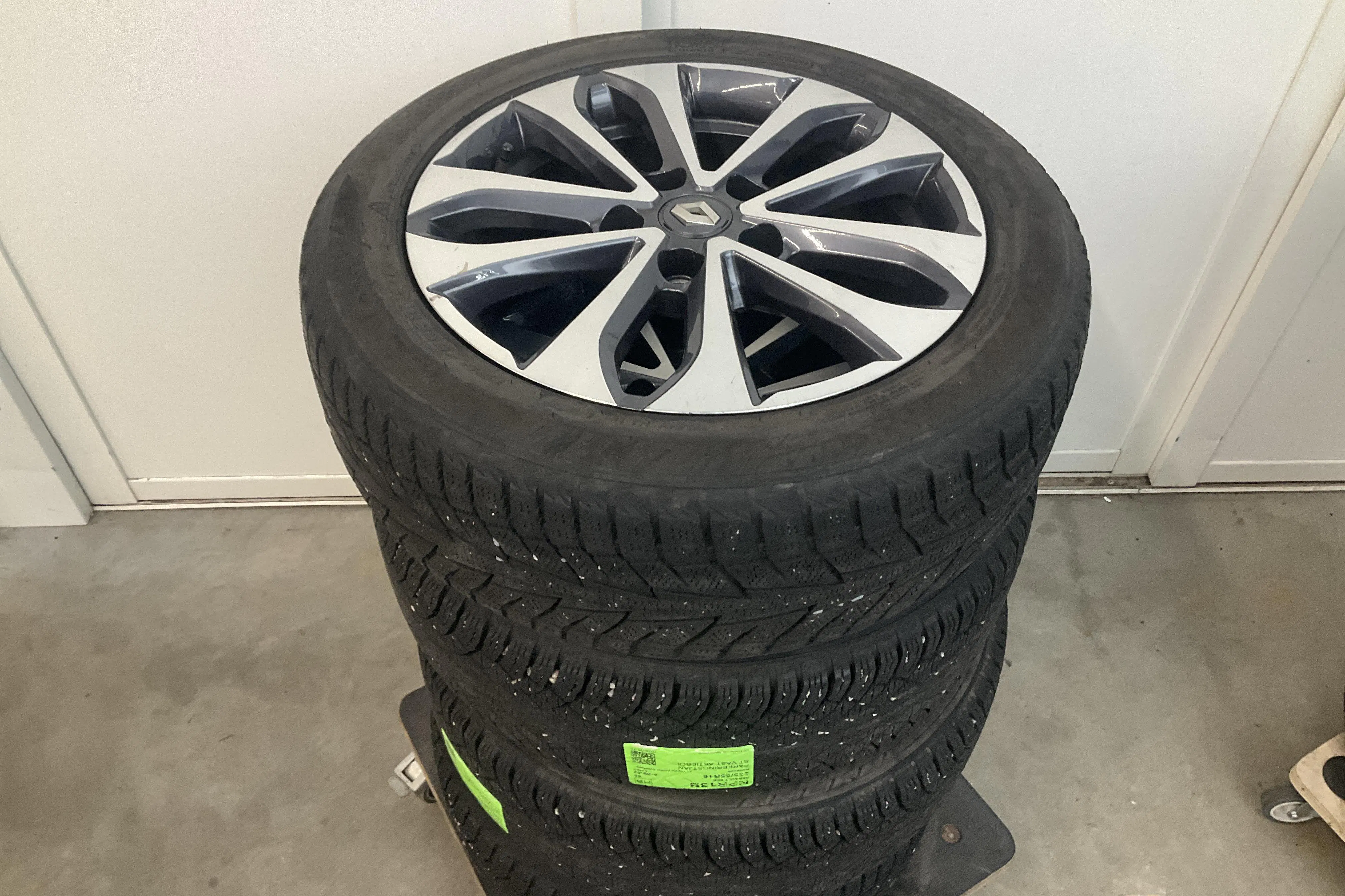 Presentationsfoto 19 av 19: Renault Zoe 52kWh R135 (135hk) - 8 879 mil - Automat - vit - 2020