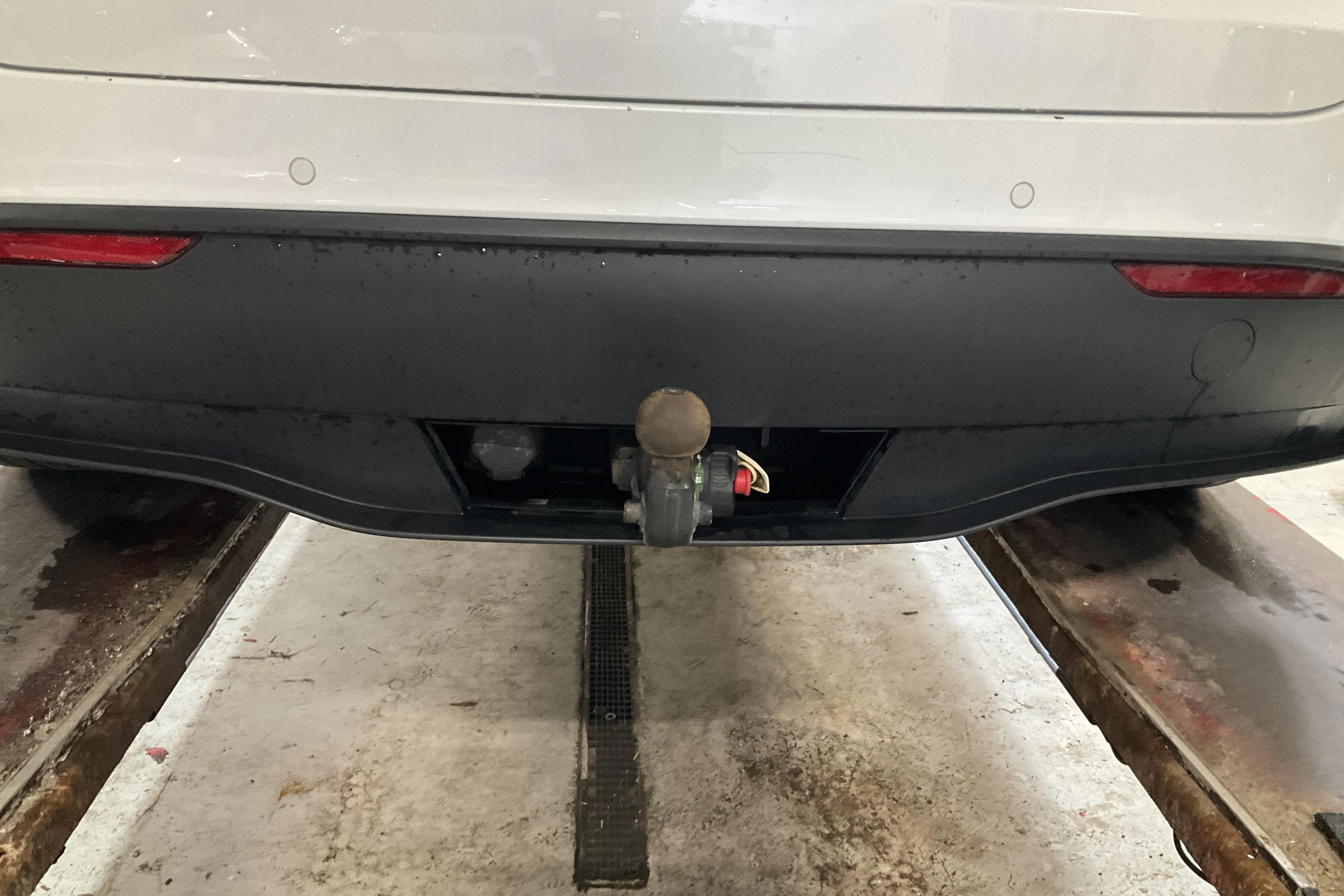 Presentation photo 16 of 16: Tesla Model Y Long Range Dual Motor AWD - 166 980 km - Automatic - white - 2022