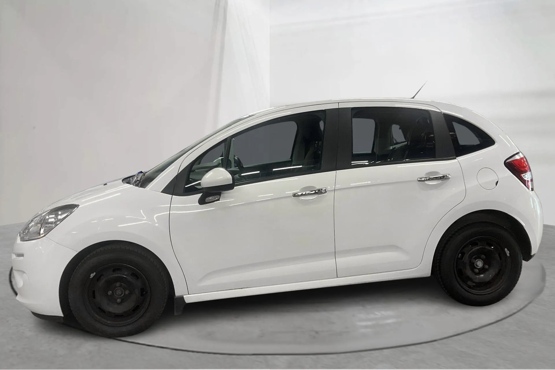 Presentation photo 2 of 13: Citroën C3 e-HDi (90hk) - 160 130 km - Manual - white - 2014