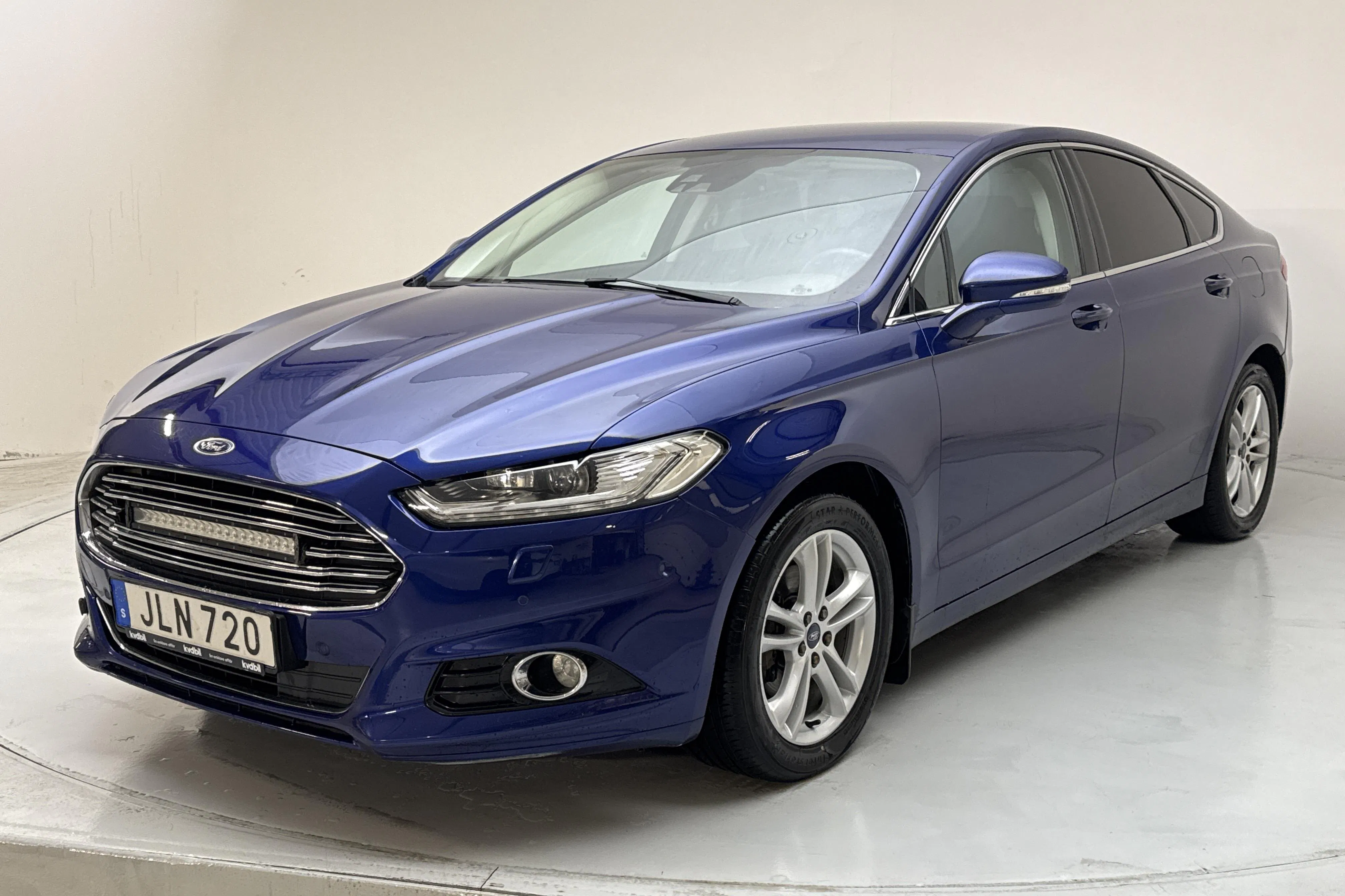 Presentationsfoto 1 av 14: Ford Mondeo 2.0 TDCi AWD 5dr (180hk) - 17 595 mil - Automat - blå - 2016