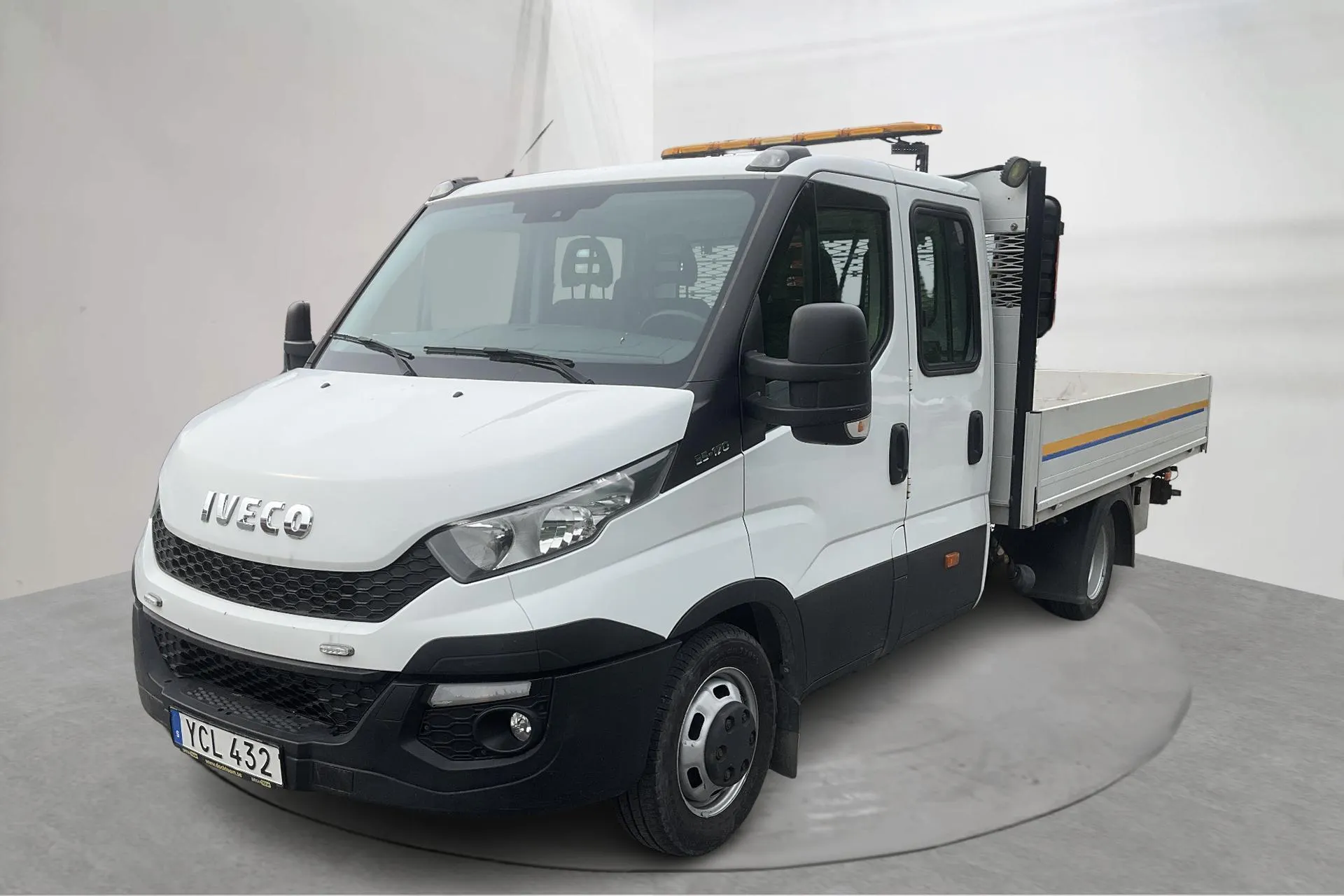 Presentation photo 1 of 24: Iveco Daily 35 3.0 (170hk) - 73 820 km - Manual - white - 2016