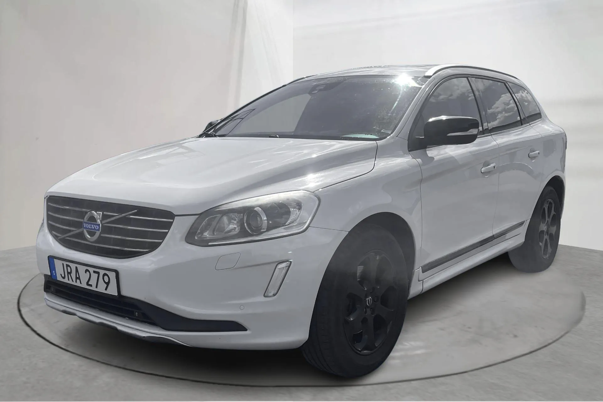 Presentationsfoto 1 av 17: Volvo XC60 D4 AWD (181hk) - 29 350 mil - Automat - vit - 2015
