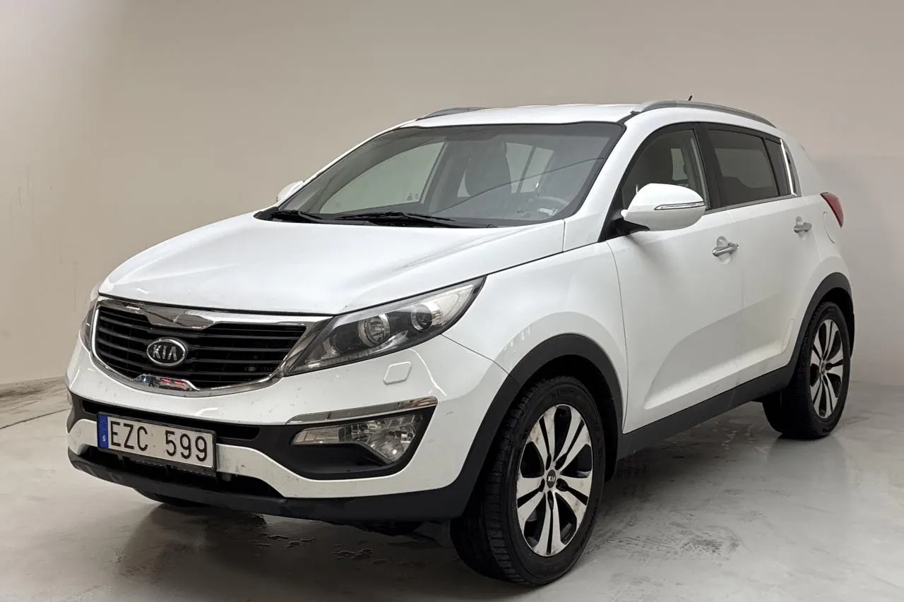 Presentation photo 1 of 13: KIA Sportage 1.7 CRDi 2WD (115hk) - 233 890 km - Manual - white - 2012