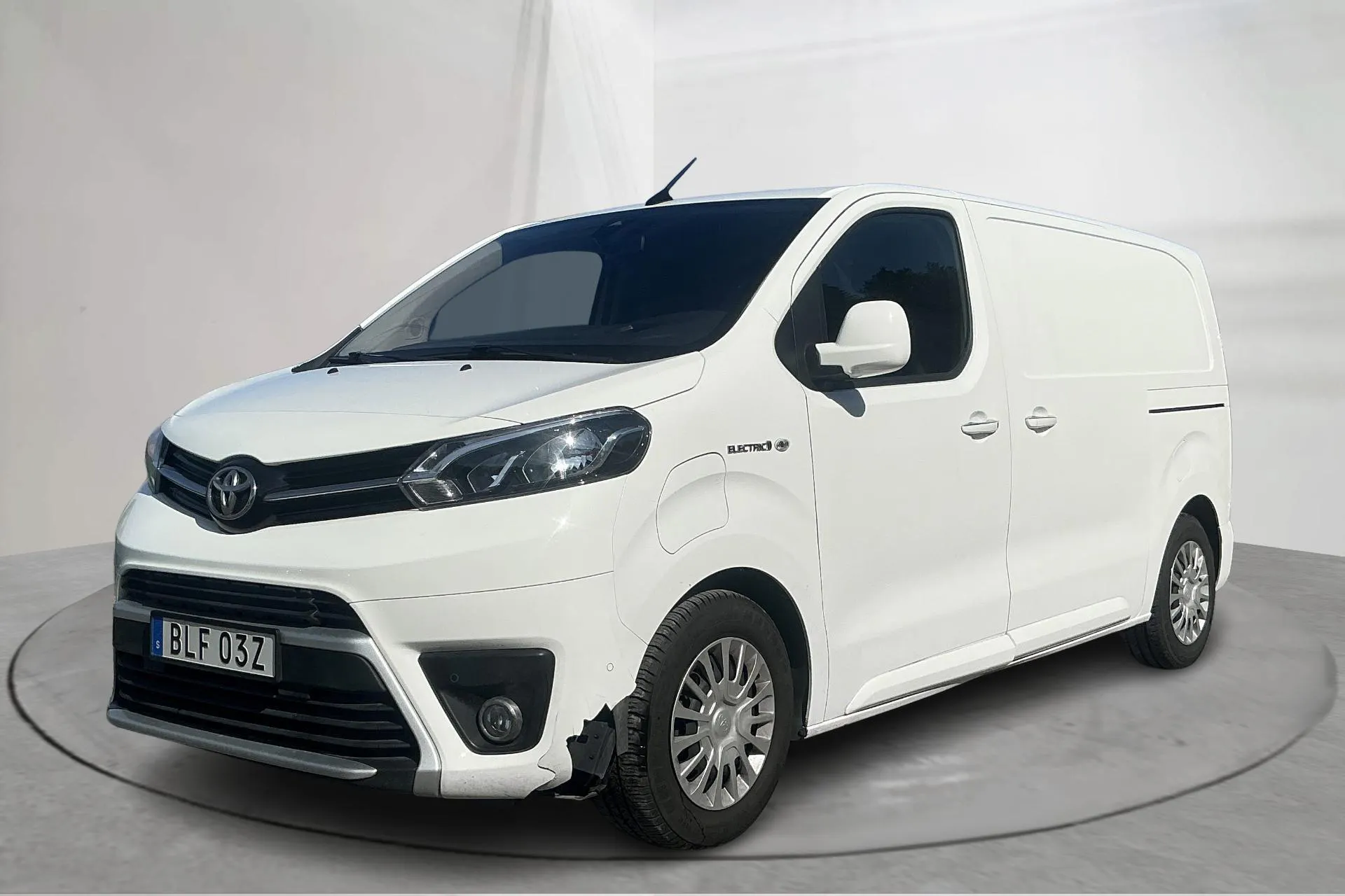 Presentation photo 1 of 16: Toyota PROACE Electric 75kWh (136hk) - 48 750 km - Automatic - white - 2021