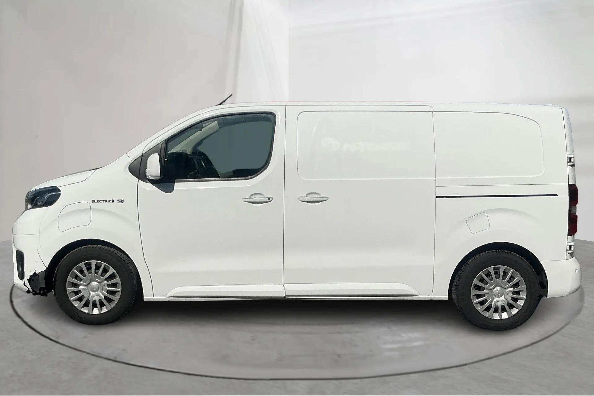 Presentation photo 2 of 16: Toyota PROACE Electric 75kWh (136hk) - 48 750 km - Automatic - white - 2021