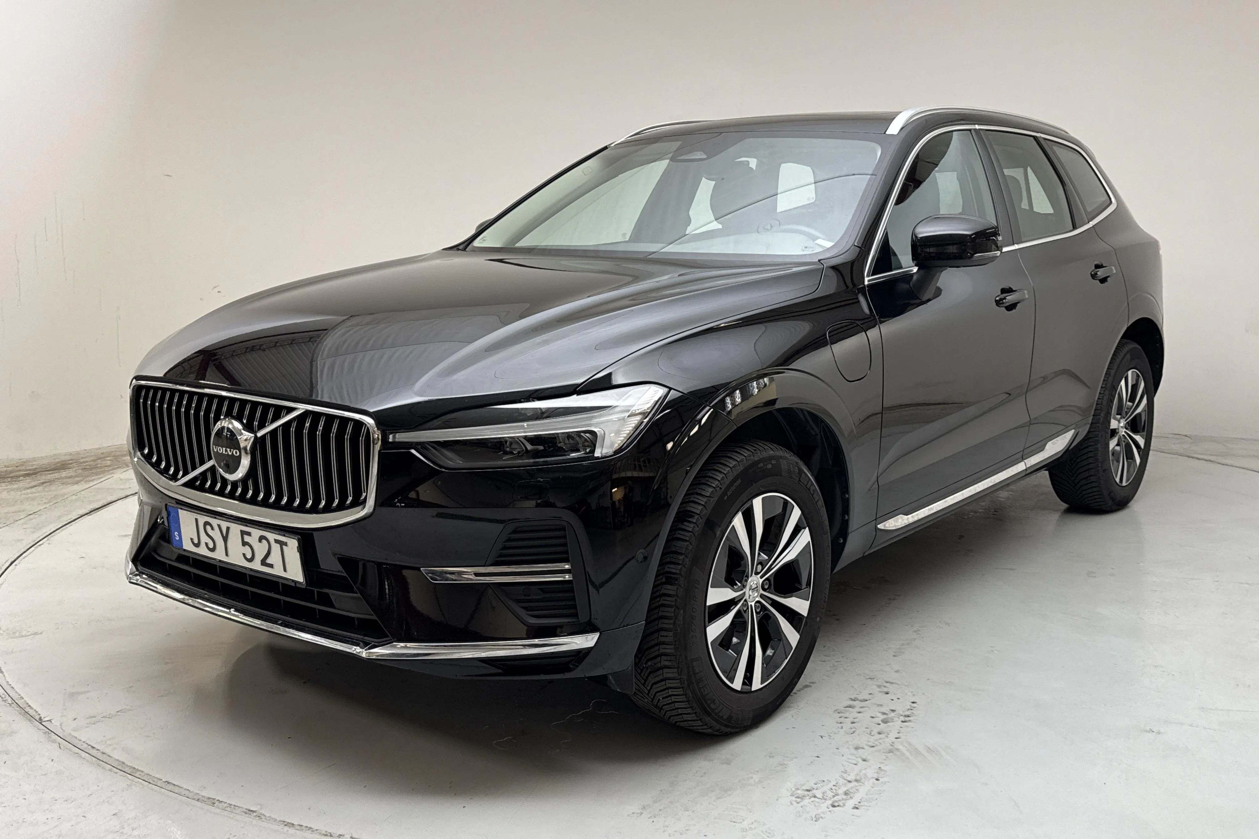 Presentation photo 1 of 20: Volvo XC60 T6 AWD Recharge (350hk) - 80 430 km - Automatic - black - 2023