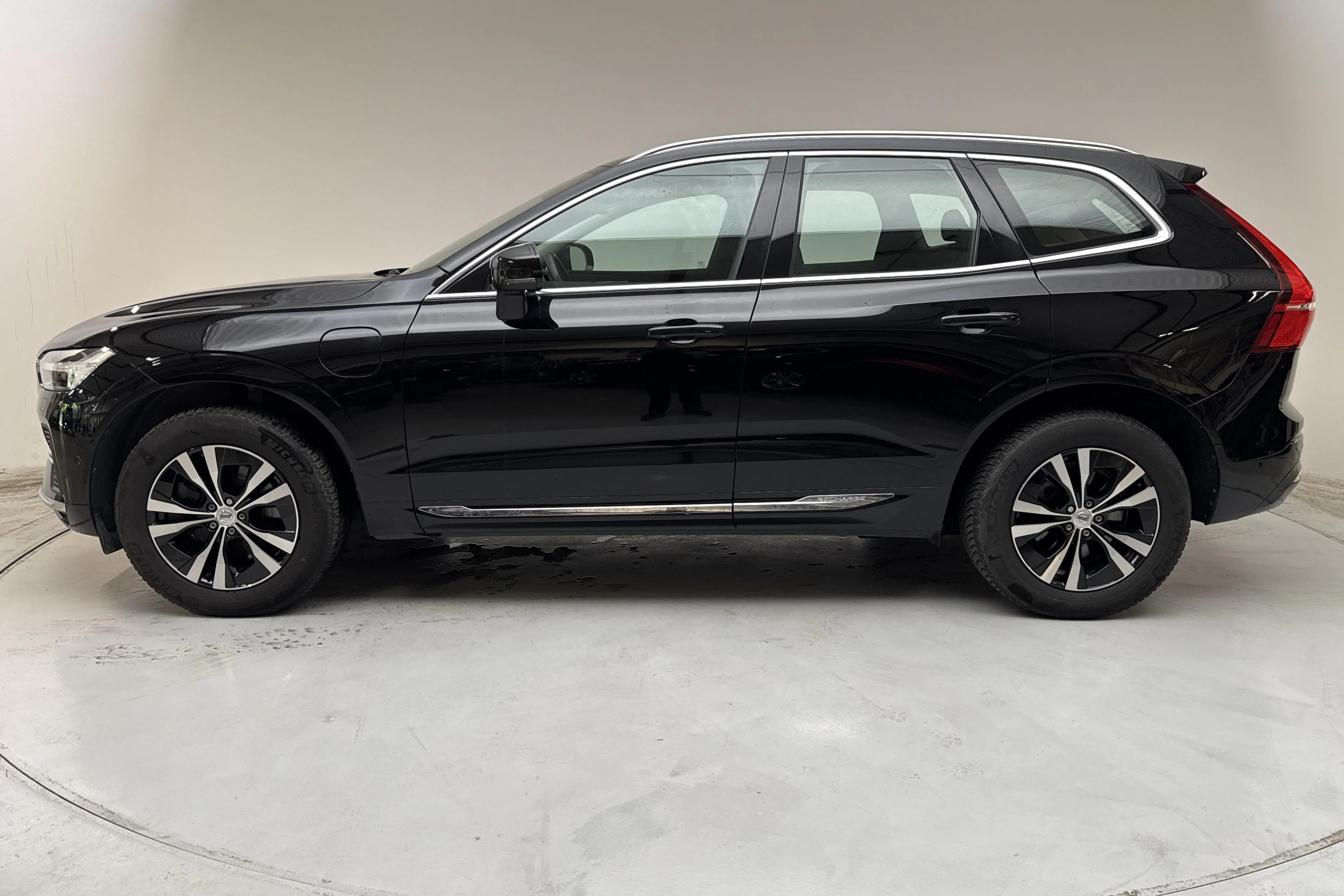 Presentation photo 2 of 20: Volvo XC60 T6 AWD Recharge (350hk) - 80 430 km - Automatic - black - 2023
