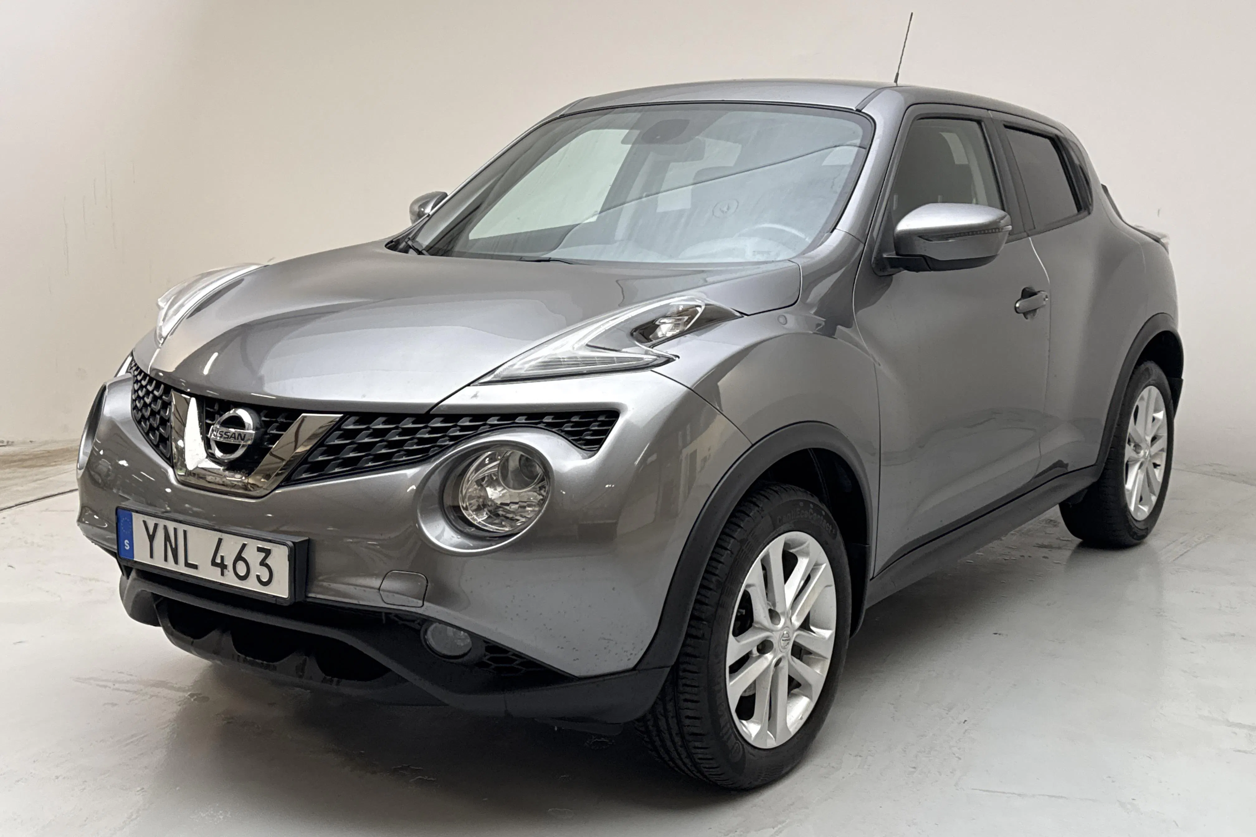 Presentation photo 1 of 15: Nissan Juke 1.2 DIG-T (115hk) - 143 300 km - Manual - gray - 2018
