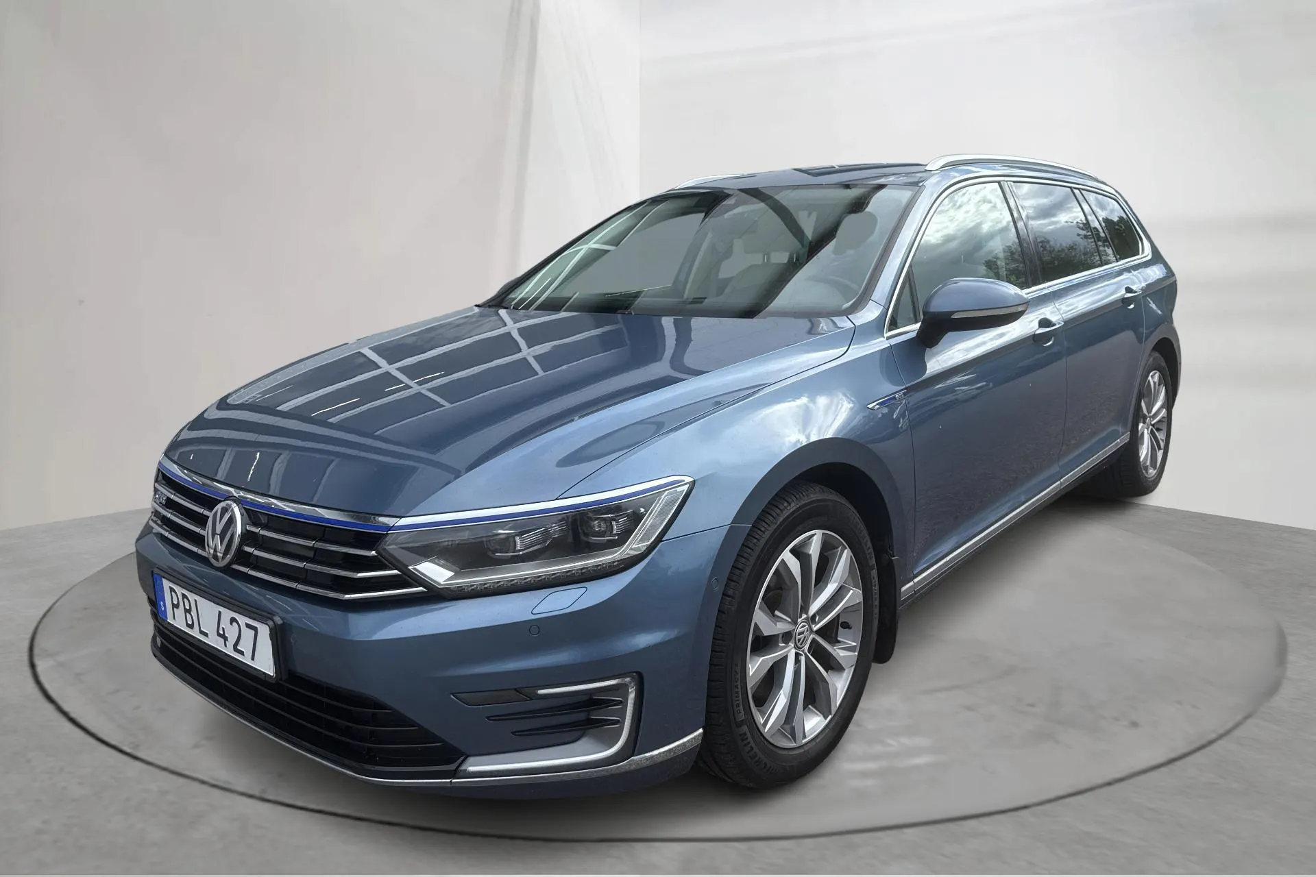 Presentation photo 1 of 18: VW Passat 1.4 Plug-in-Hybrid Sportscombi (218hk) - 272 690 km - Automatic - blue - 2017