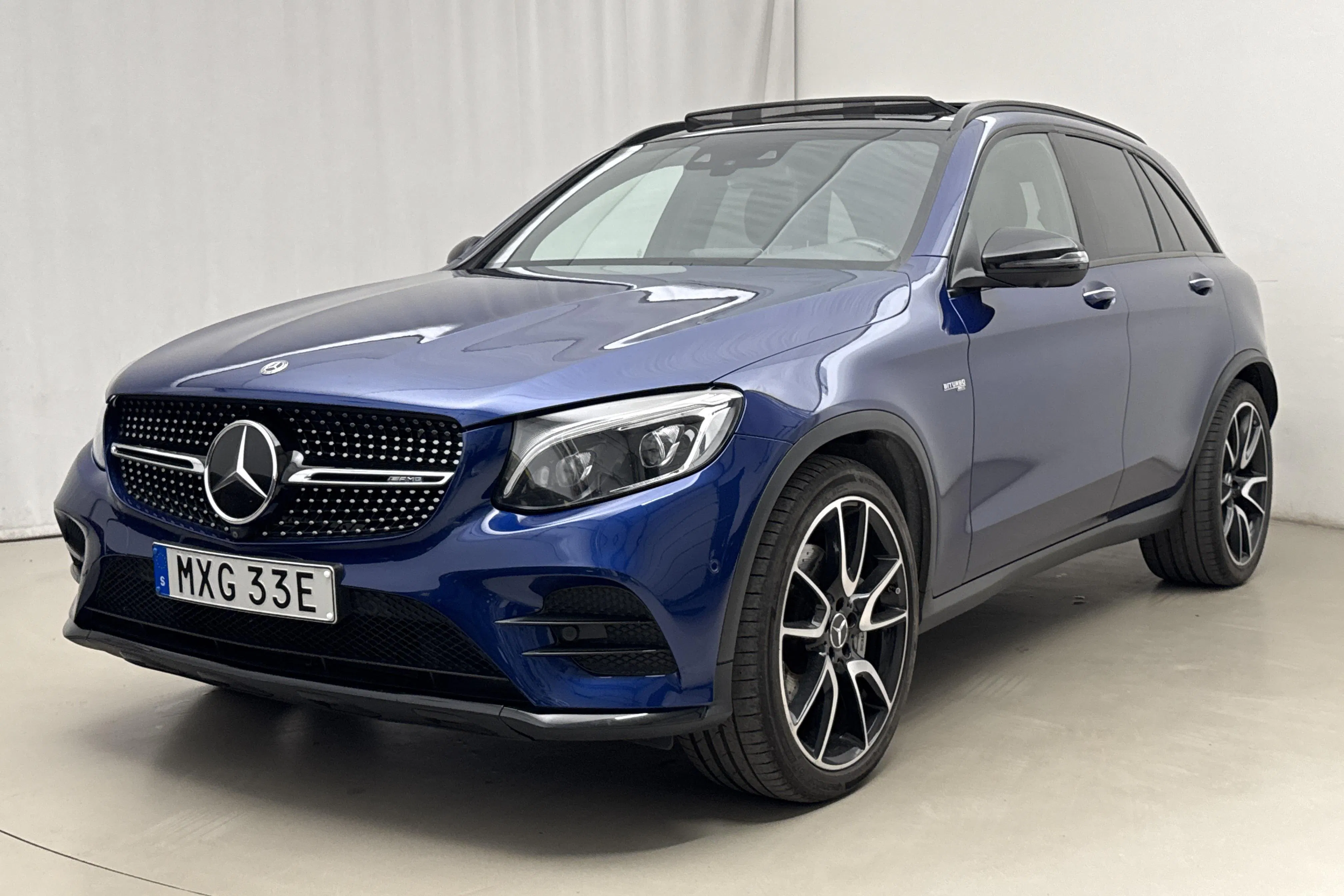 Presentationsfoto 1 av 23: Mercedes GLC 43 AMG 4MATIC X253 (367hk) - 11 998 mil - Automat - Mörkblå - 2018