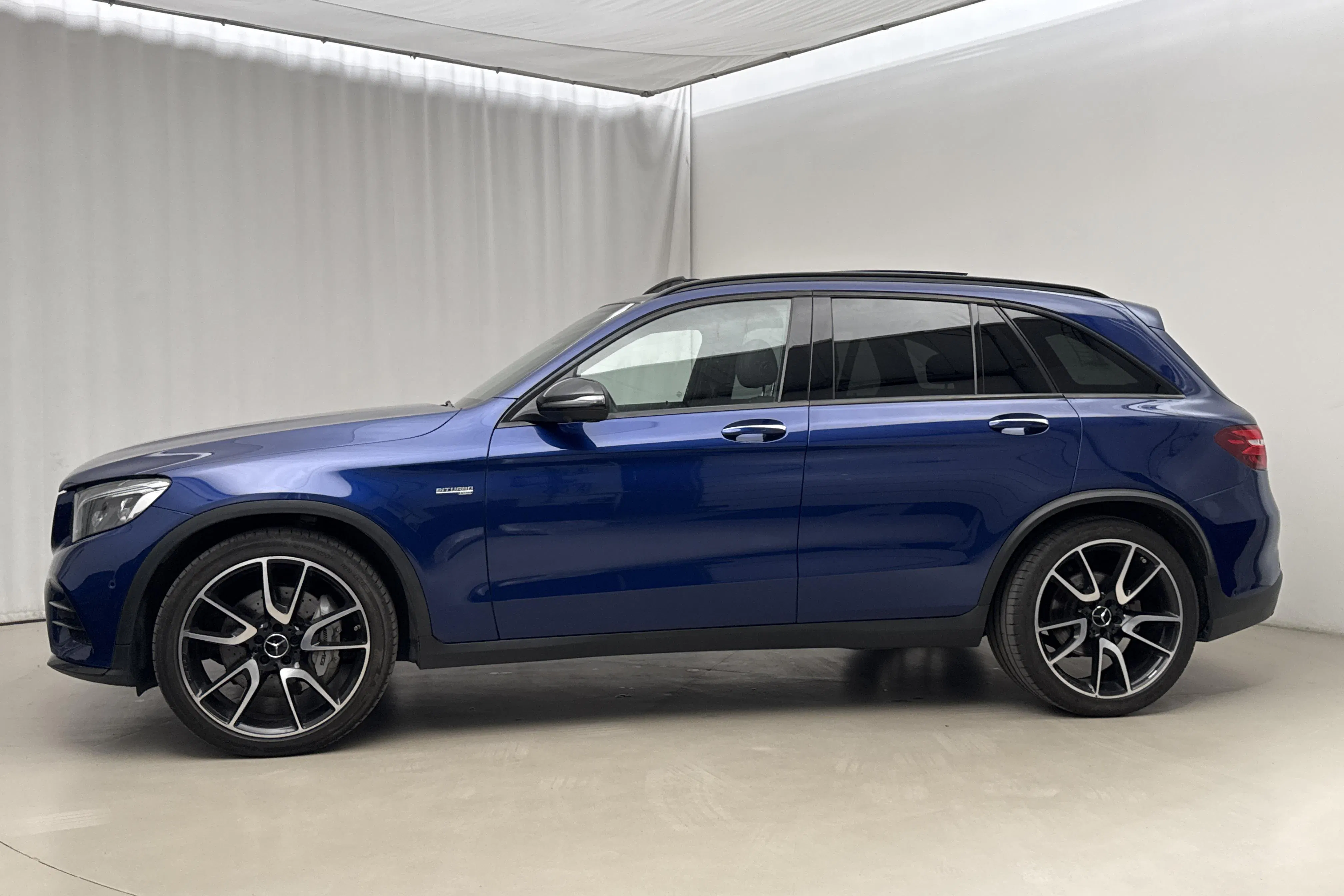 Presentationsfoto 2 av 23: Mercedes GLC 43 AMG 4MATIC X253 (367hk) - 11 998 mil - Automat - Mörkblå - 2018