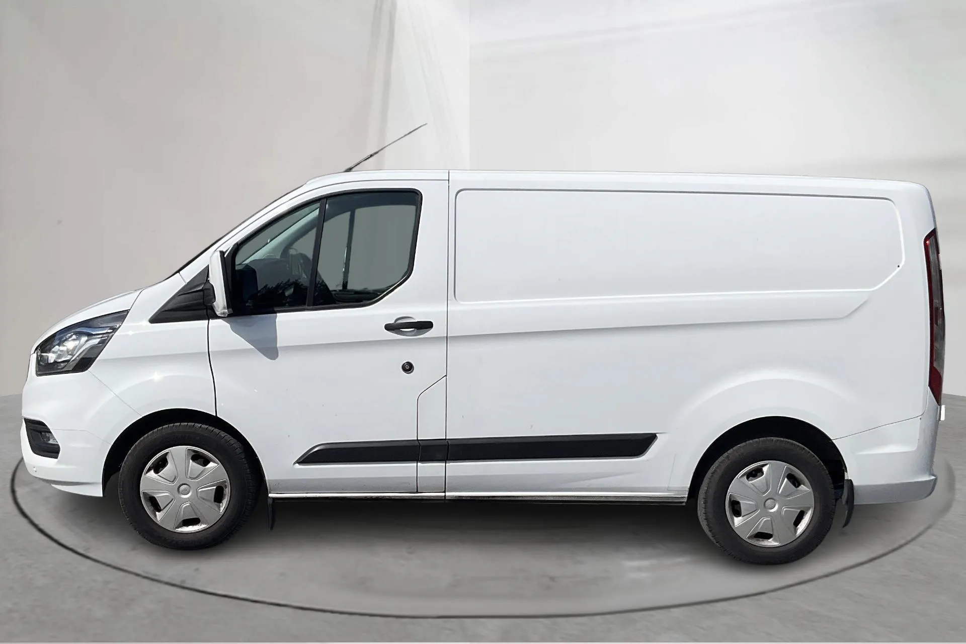 Presentationsfoto 2 av 14: Ford Transit Custom 280 (130hk) - 11 667 mil - Automat - vit - 2023