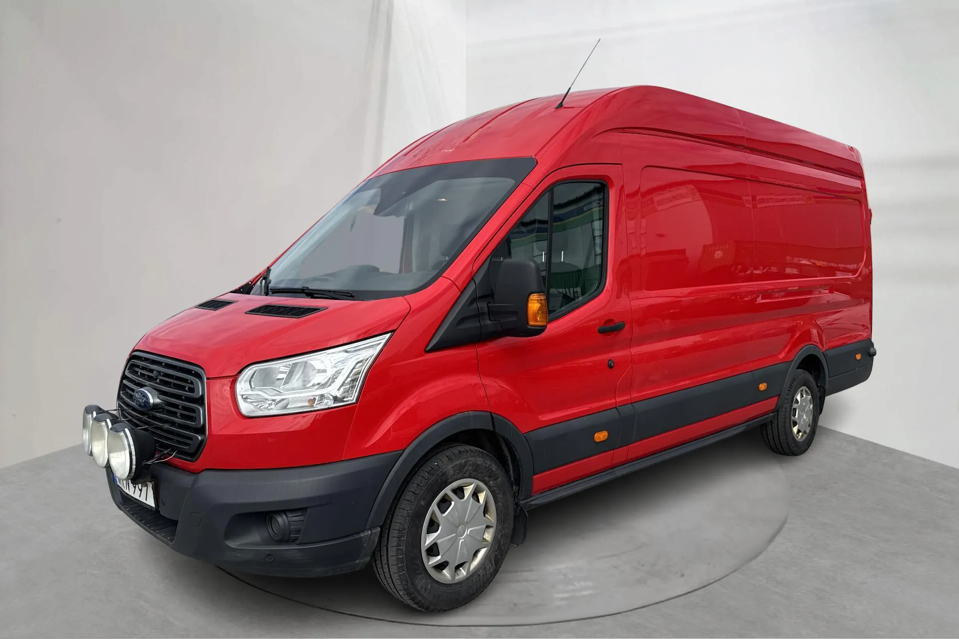 Presentation photo 1 of 16: Ford Transit 350 2.0 TDCi AWD Skåp (130hk) - 161 040 km - Manual - red - 2017