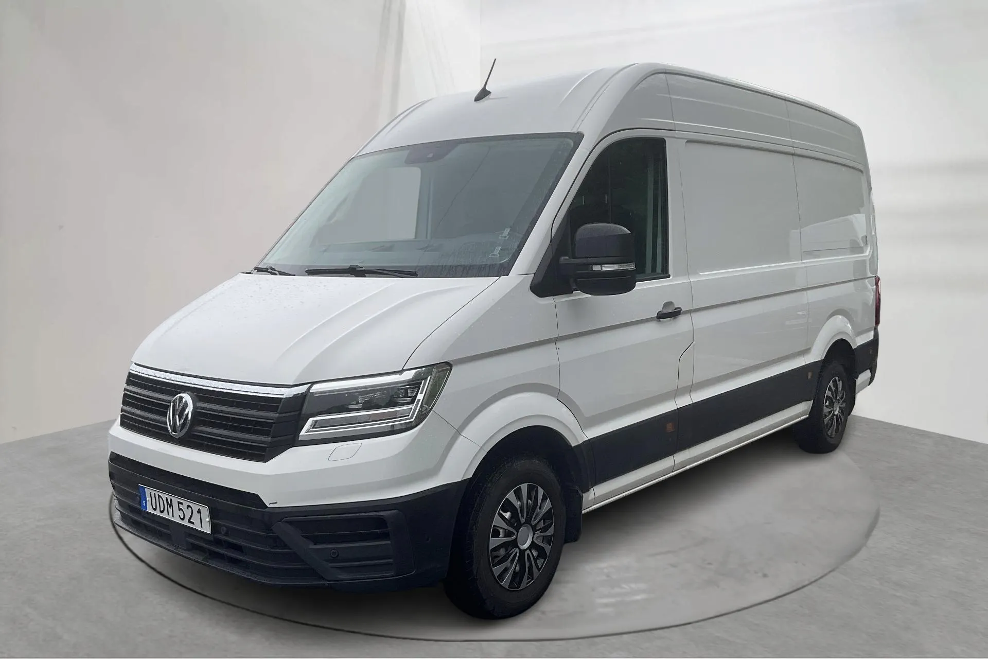 Presentation photo 1 of 15: VW Crafter 35 2.0 TDI Skåp (177hk) - 129 490 km - Manual - white - 2018