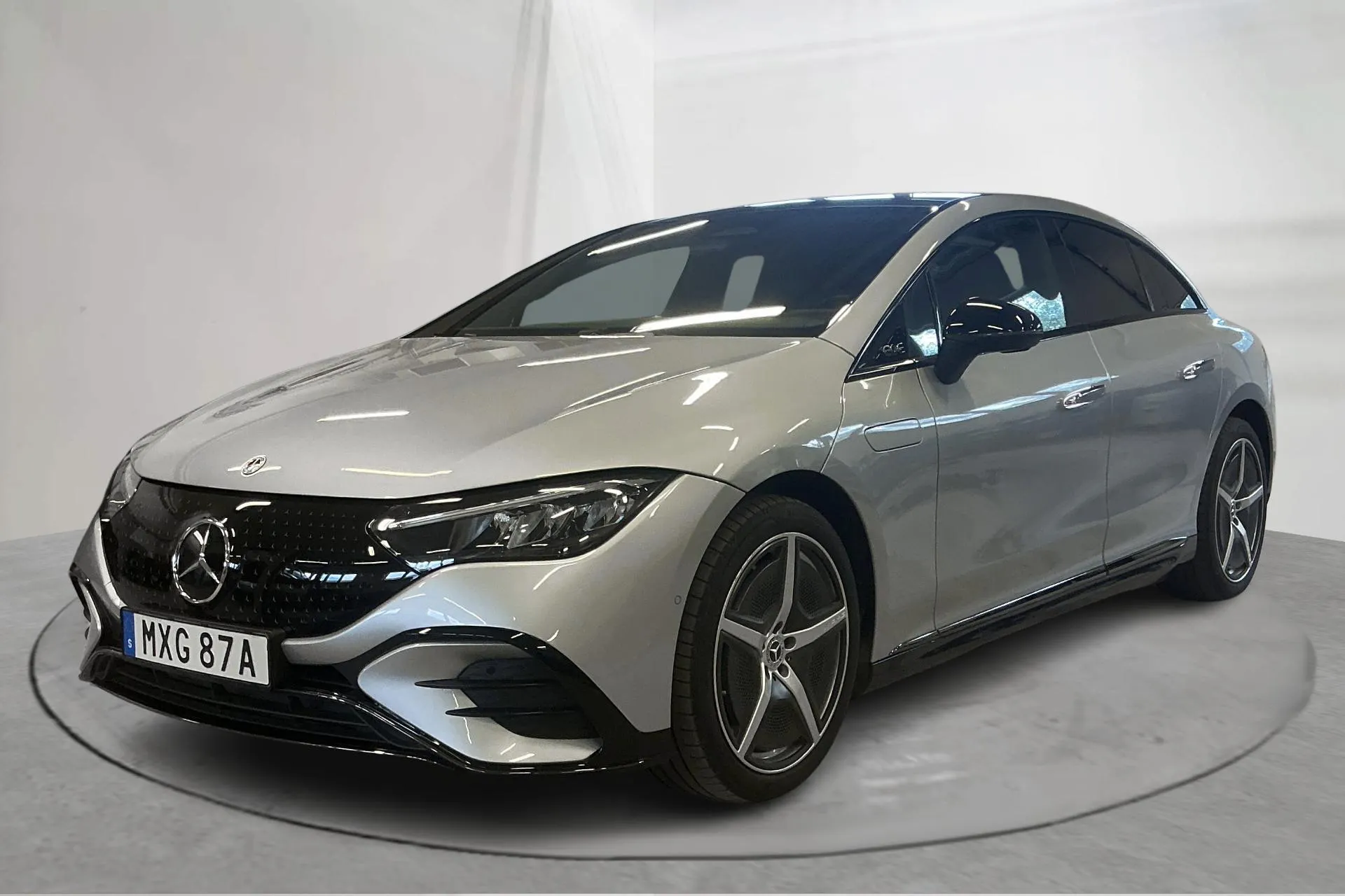 Presentation photo 1 of 16: Mercedes EQE 350 4Matic V295 (292hk) - 16 040 km - Automatic - silver - 2025