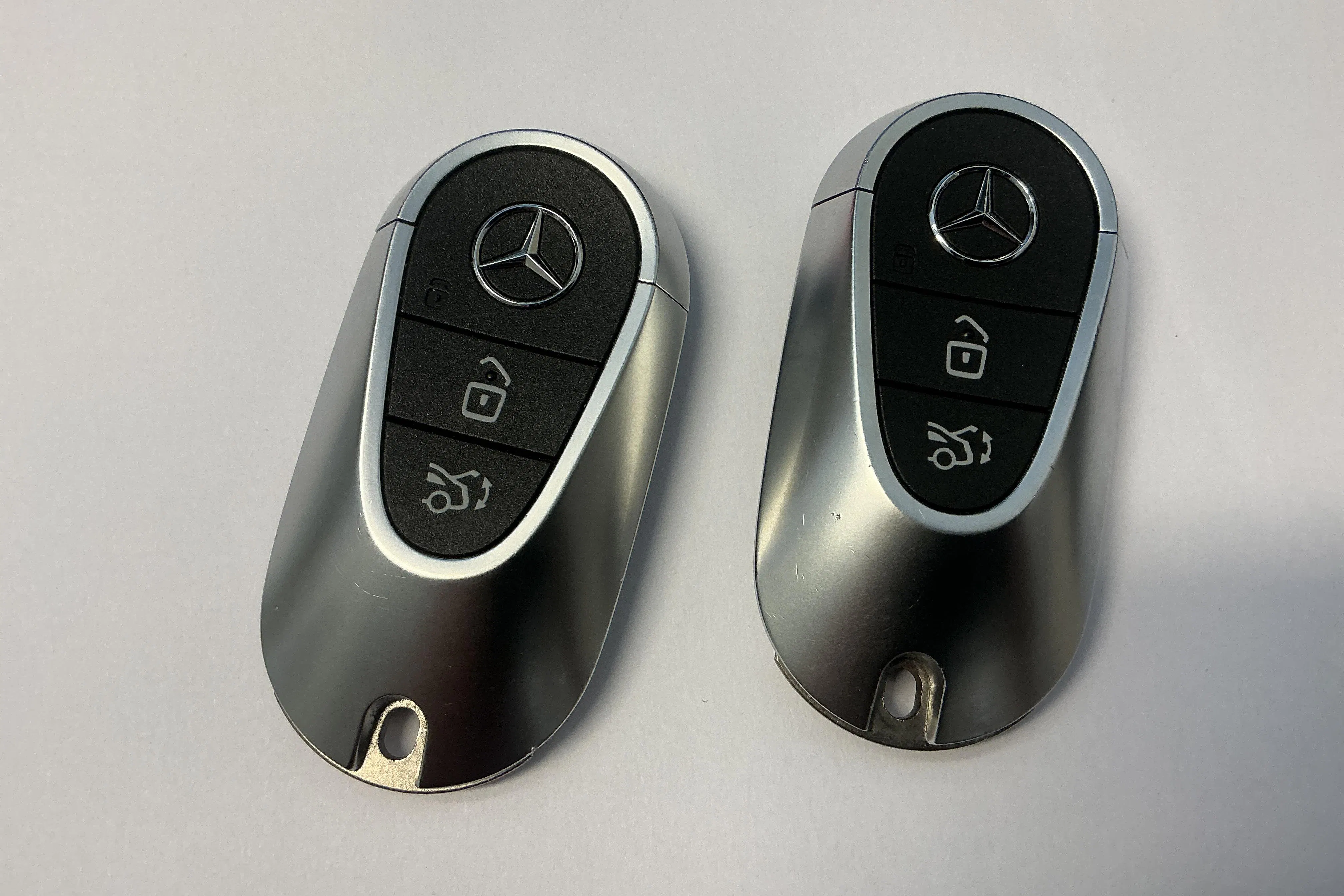 Presentation photo 16 of 16: Mercedes EQE 350 4Matic V295 (292hk) - 16 040 km - Automatic - silver - 2025