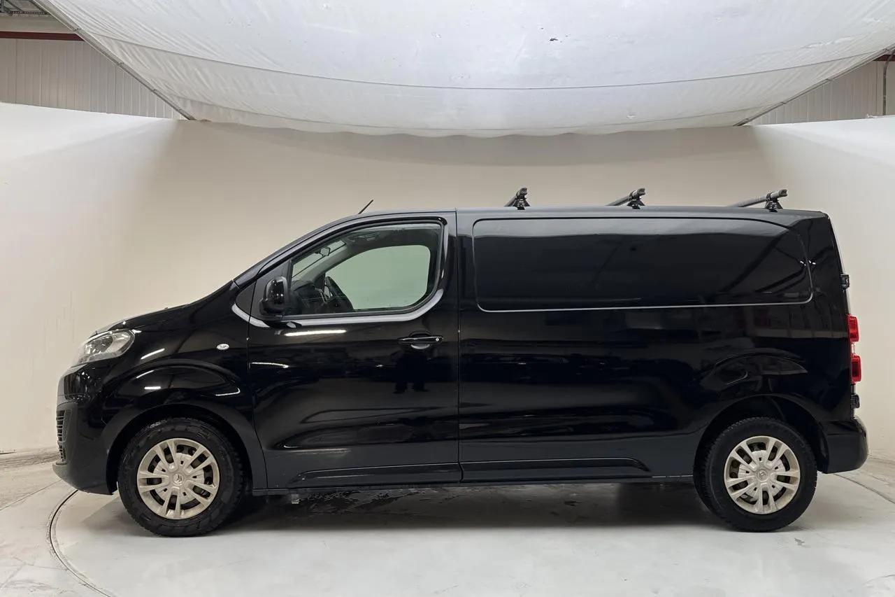 Presentationsfoto 2 av 12: Citroën Jumpy III 2.0 BlueHDI Skåp (120hk) - 15 025 mil - Manuell - svart - 2019