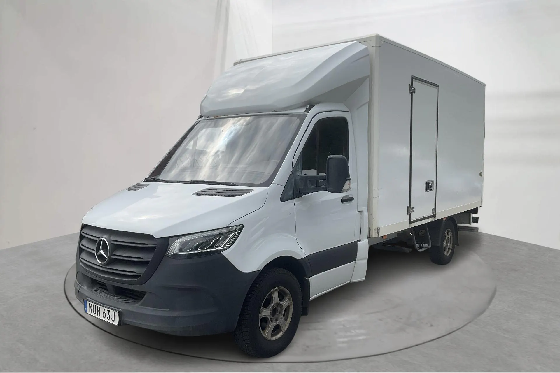 Presentation photo 1 of 15: Mercedes Sprinter 316 CDI Volymskåp RWD (163hk) - 263 380 km - Automatic - white - 2021